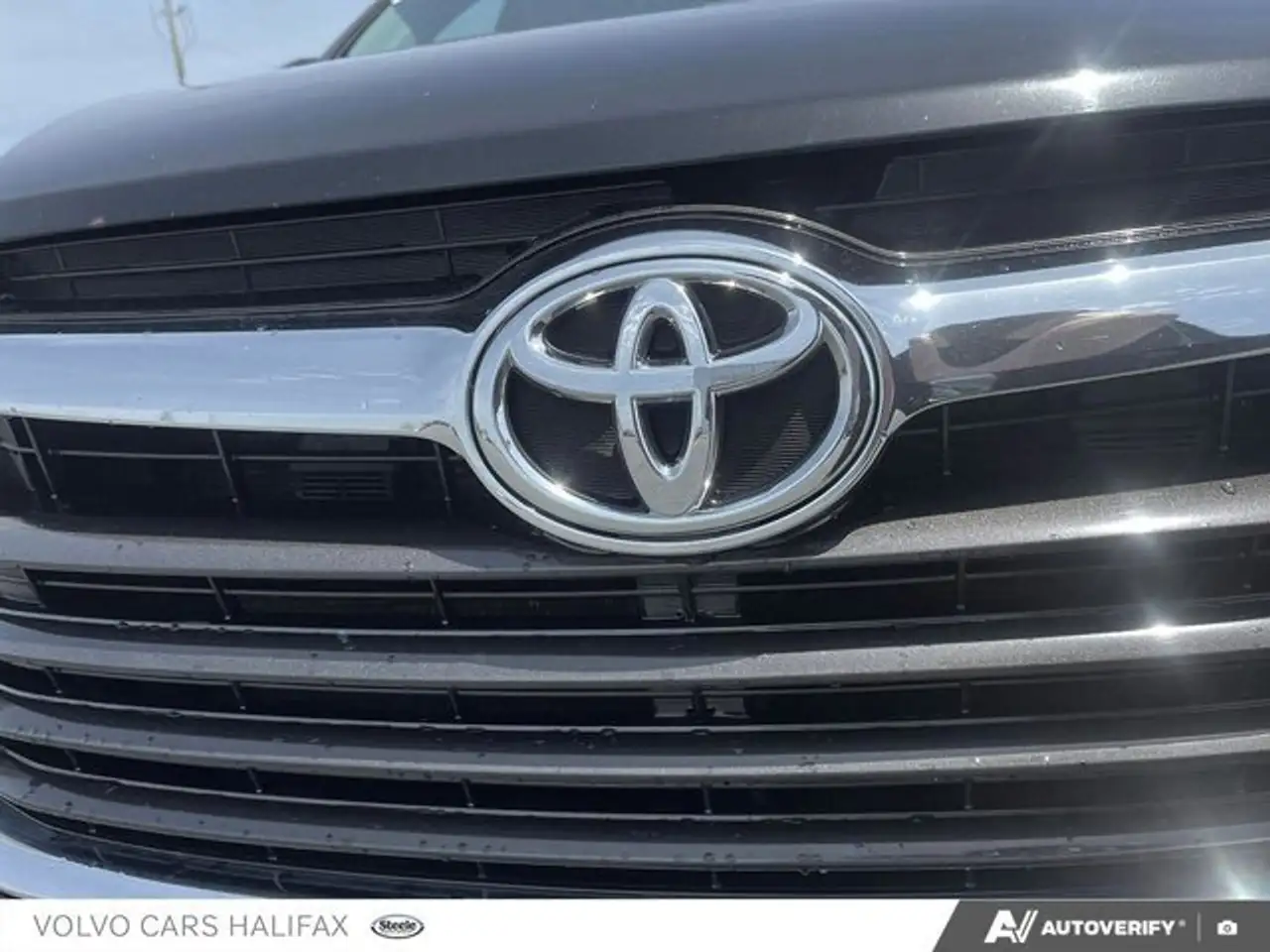 Toyota Highlander снимка Toyota Highlander