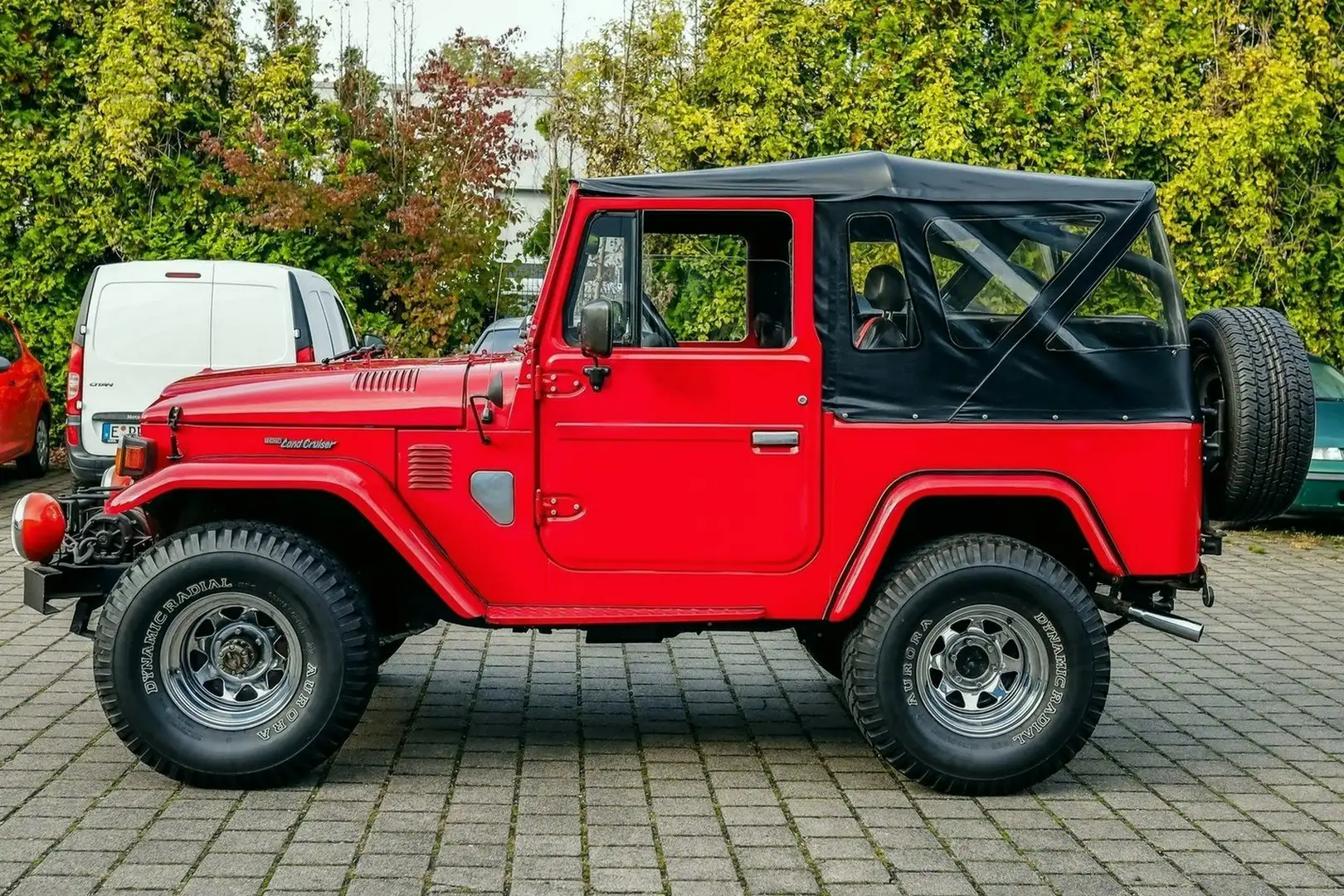 Toyota Land Cruiser BJ 40 Rot - 2