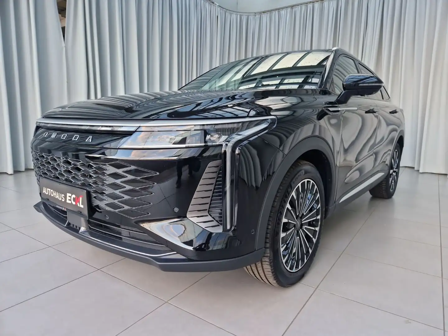 Omoda 9 PHEV 360 4xElSitz 4xSHZ ACC AUT Bel.Sitz HUD Schwarz - 2