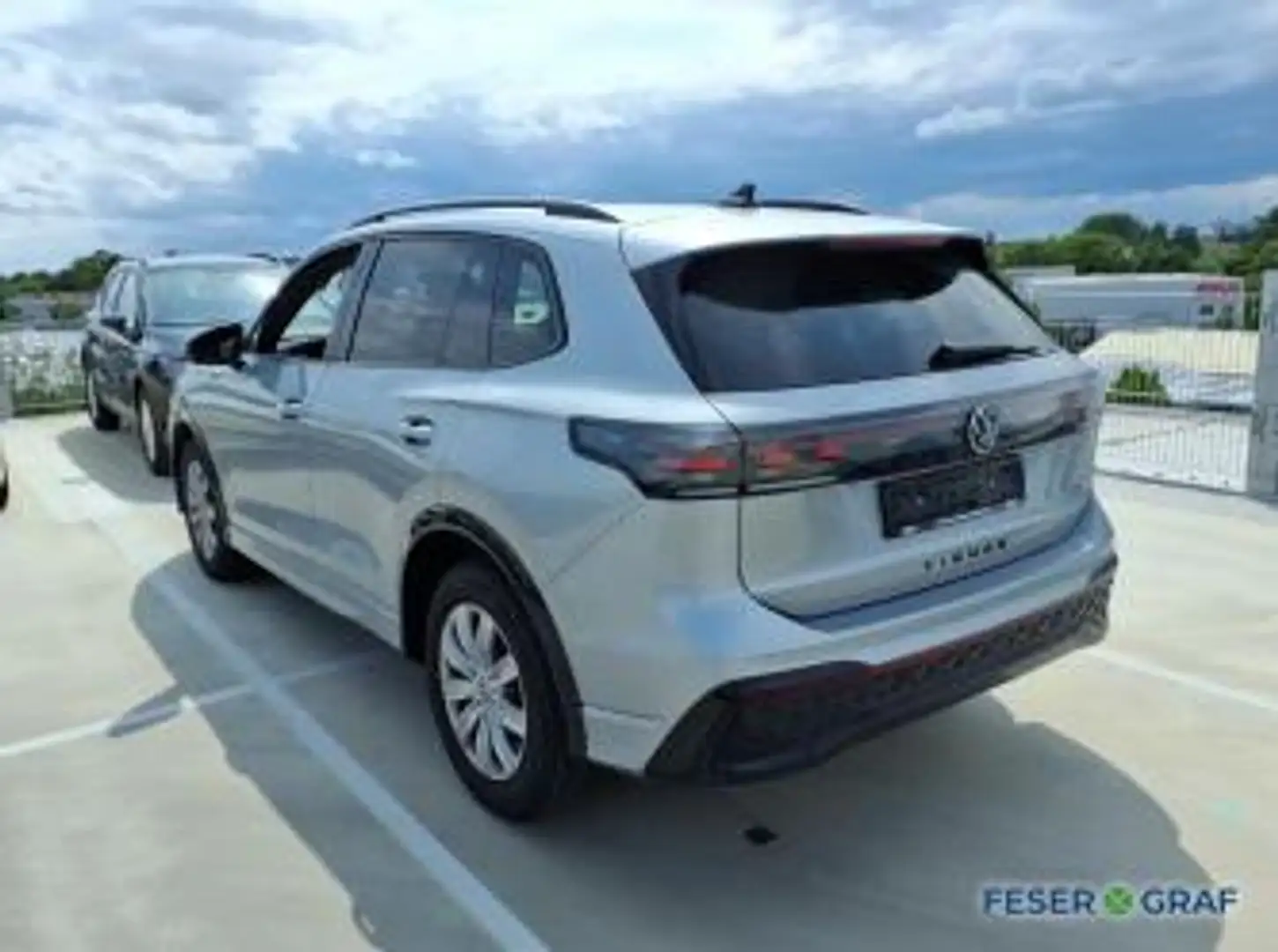 Volkswagen Tiguan R-Line 1,5 l eTSI OPF 110 kW (150 PS Silber - 2