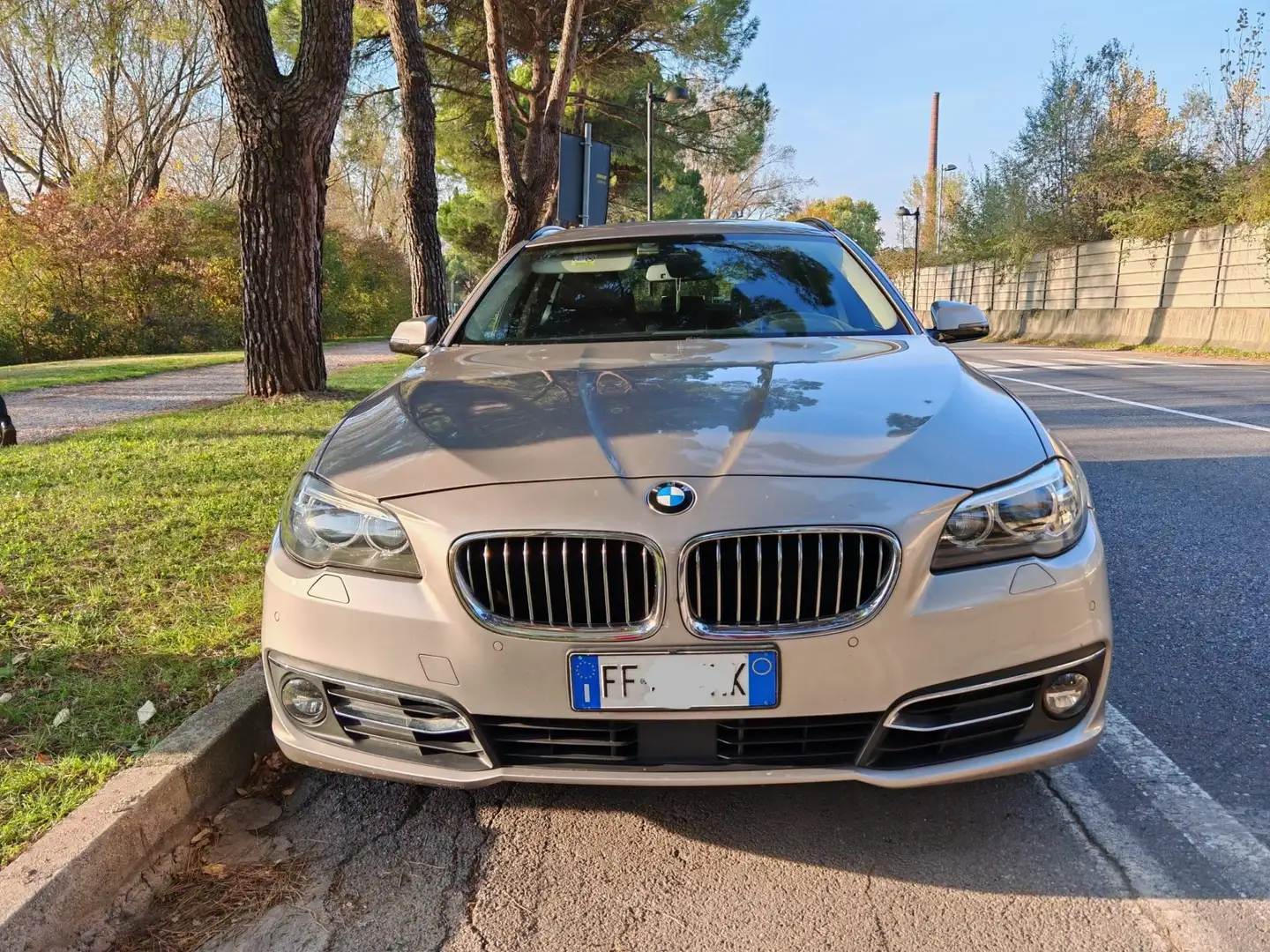 BMW 525 525d Touring Luxury - 1