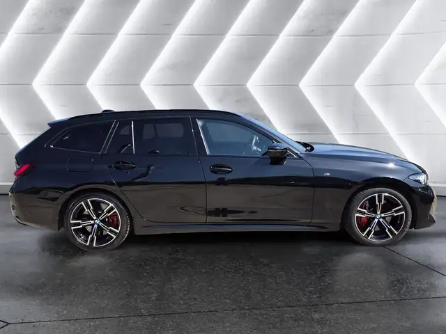 BMW 3 Series view 5