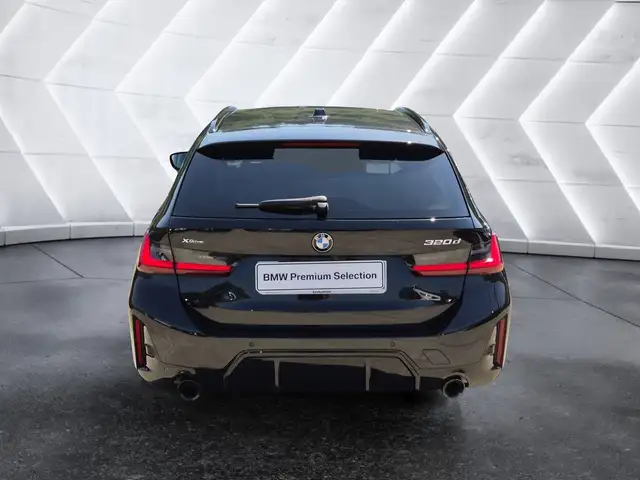 BMW 3 Series view 3