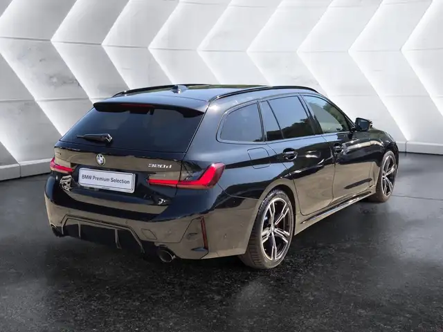 BMW 3 Series view 4