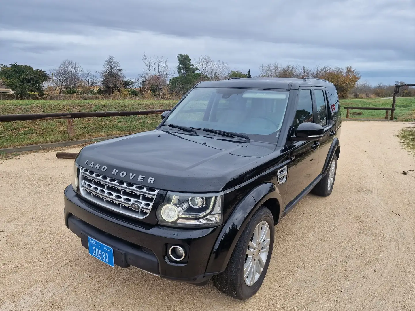 Land Rover Discovery SCV6 3.0L 250 kW SE A Negro - 1