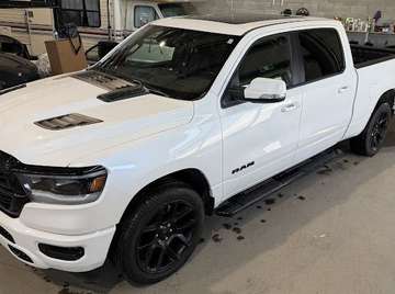 1500 SPORT 5,7L V8 HEMI 395 - 26000 KMS