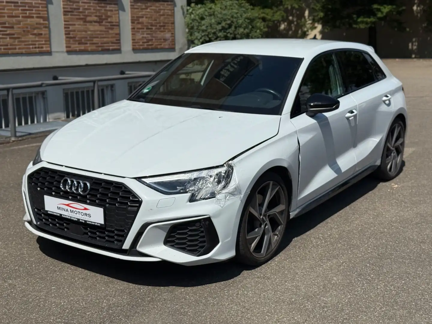 Audi A3 Sportback 35 TFSI S line Weiß - 1