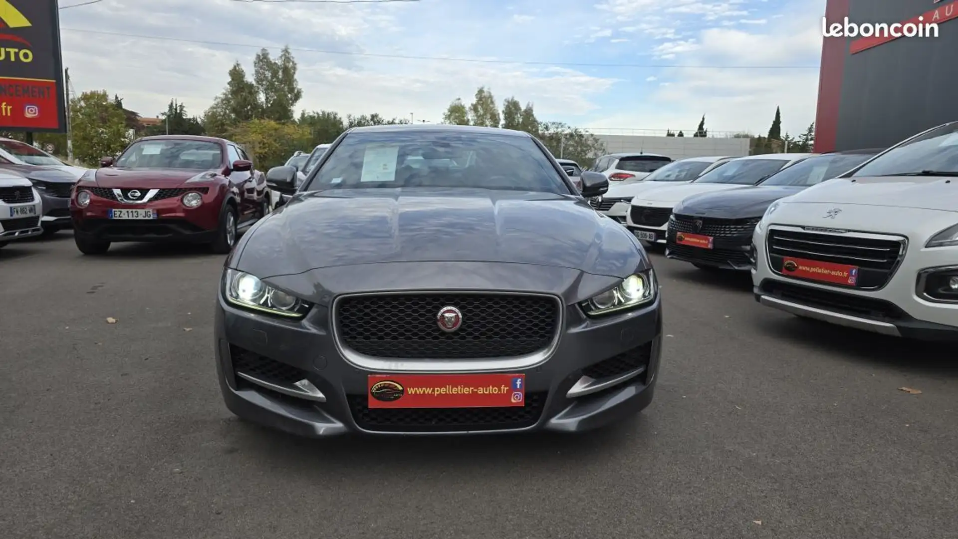 Jaguar XE 2.0 D 180 ch BVA AWD R-Sport Gris - 2