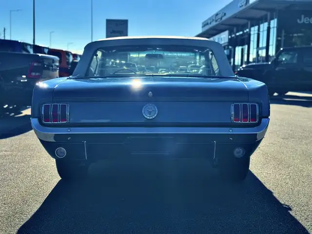 Ford Mustang view 7