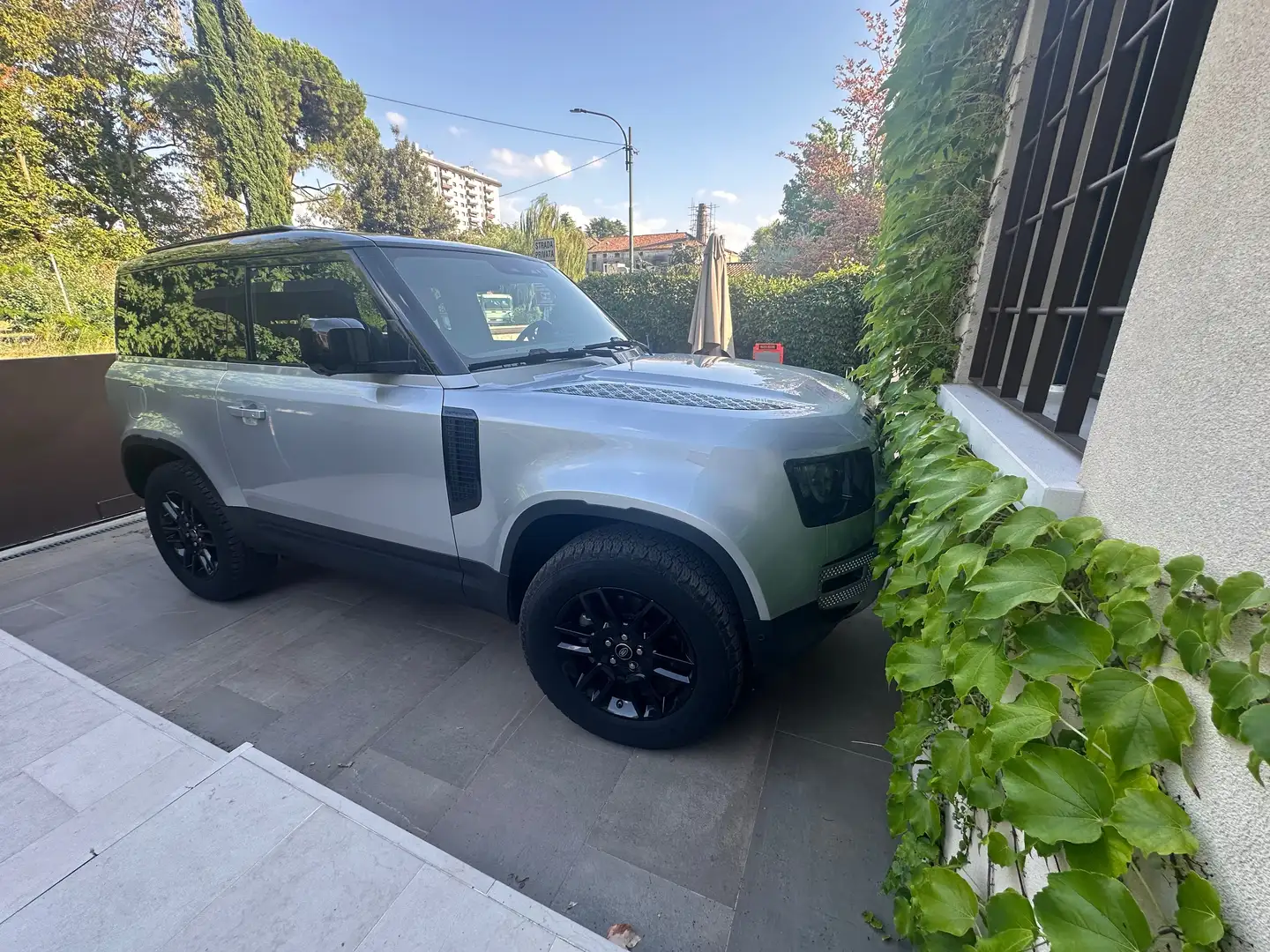 Land Rover Defender Defender 90 3.0d i6 mhev X-Dynamic SE 200cv auto Argento - 1