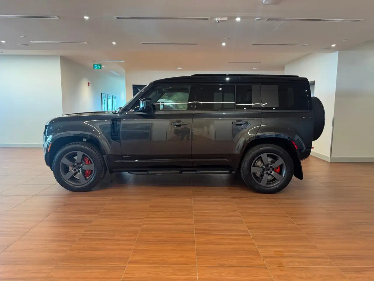 Land Rover Defender снимка Land Rover Defender