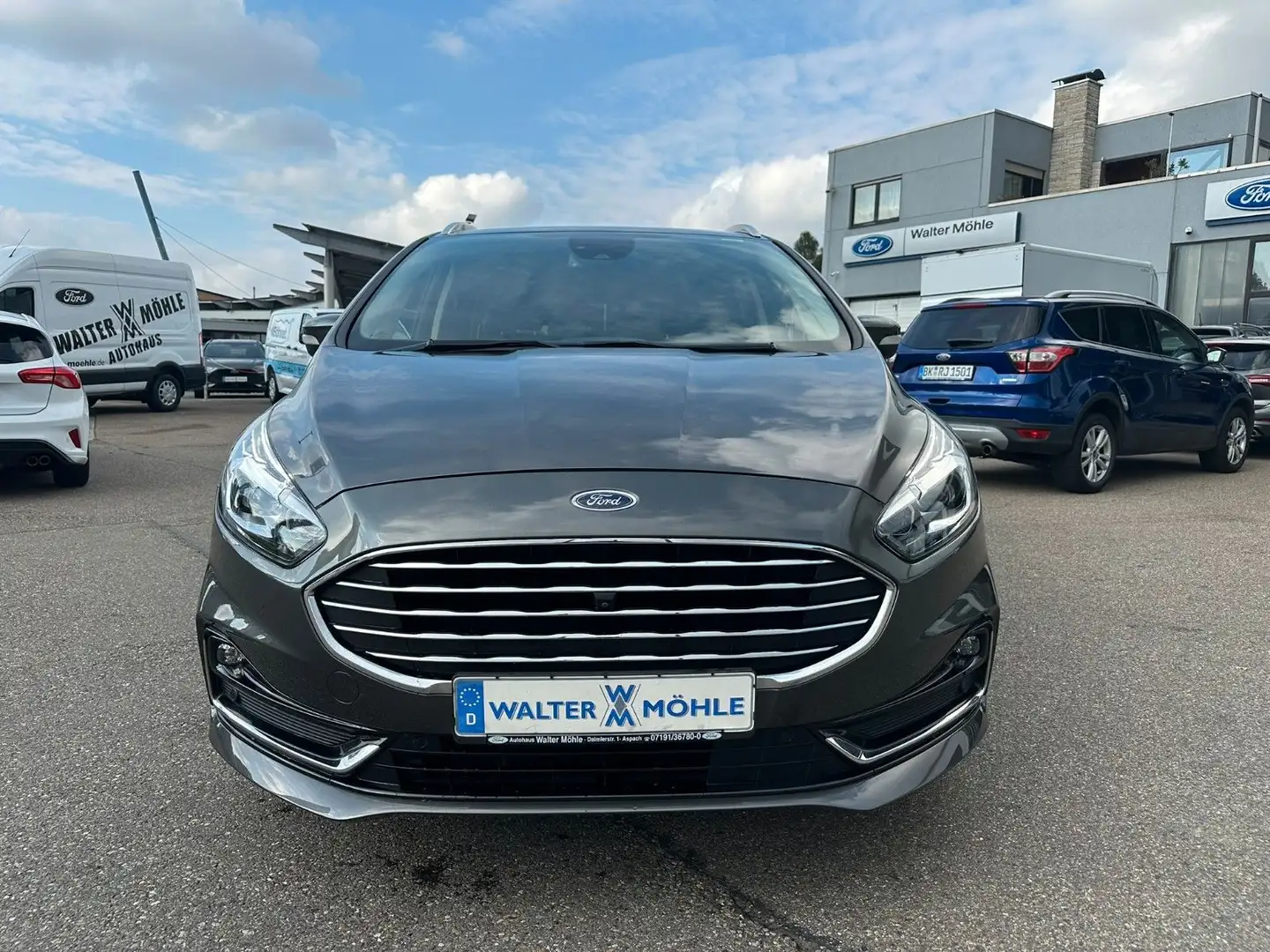 Ford S-Max Titanium Aut. *AHK/ Standheizung/ LED* Grau - 2