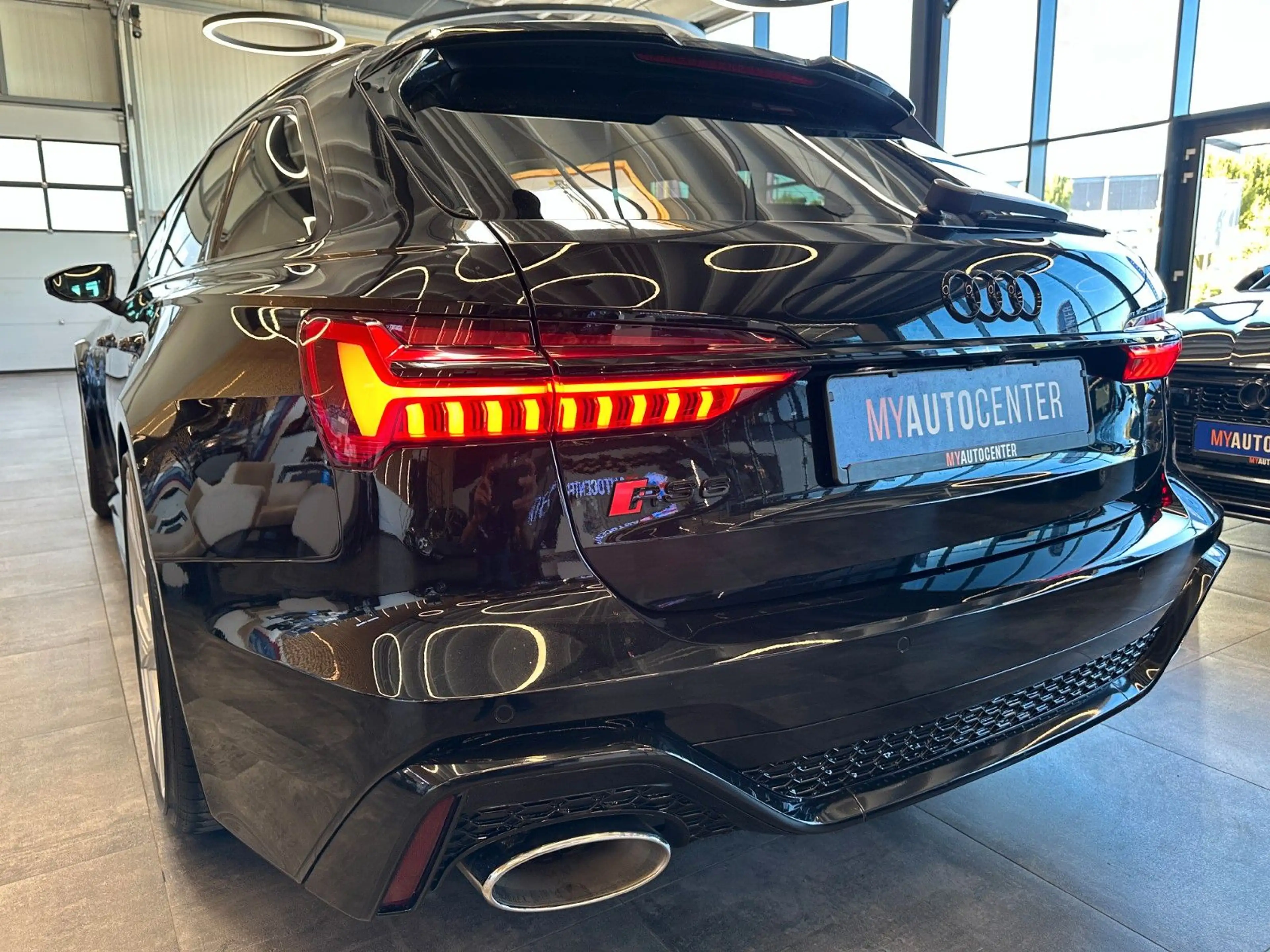 Audi RS6 4.0 TFSI tiptr. quattro *HUD*PANO*MATRIX* — photo 5