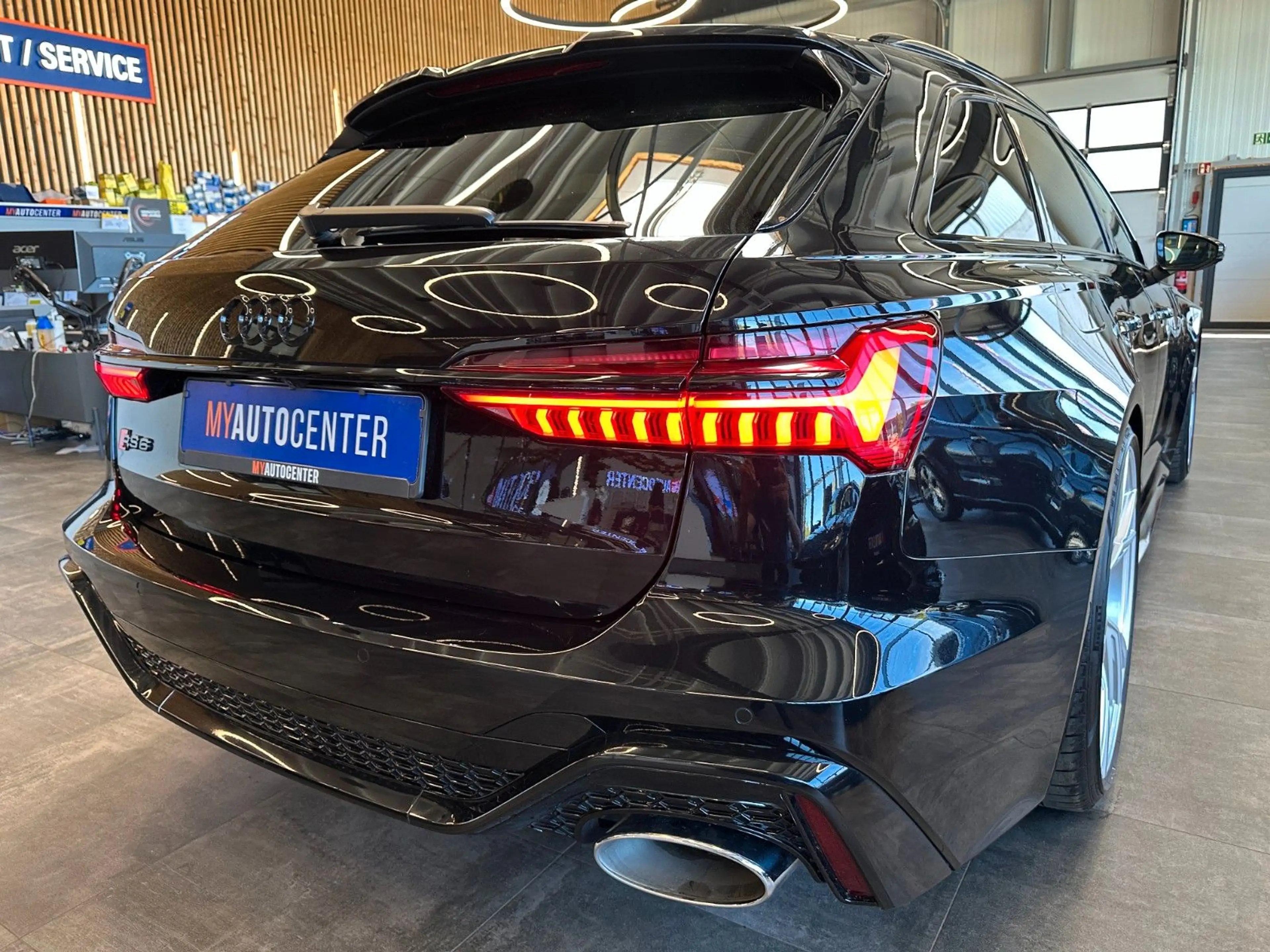Audi RS6 4.0 TFSI tiptr. quattro *HUD*PANO*MATRIX* — photo 2