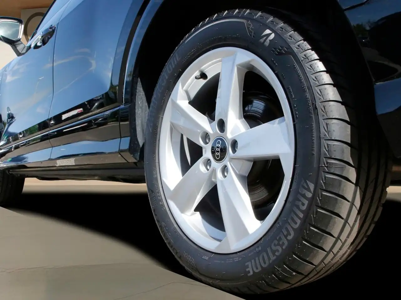 Audi Q2 35 TFSI S line 17" NAVIAPP+VC SHZ MATRIX, миниатюра 7