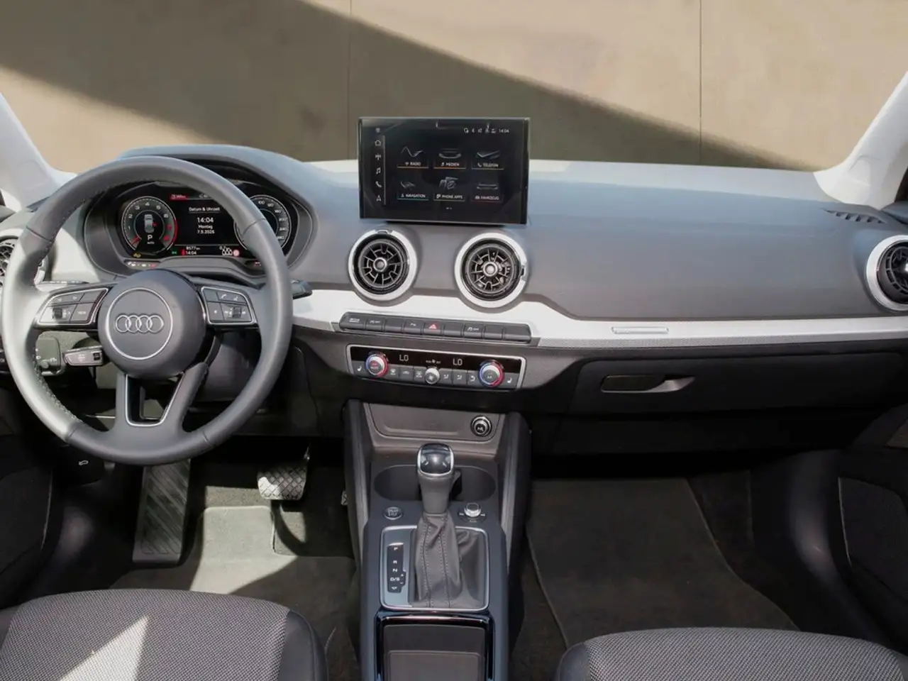 Audi Q2 35 TFSI S line 17" NAVIAPP+VC SHZ MATRIX, миниатюра 8