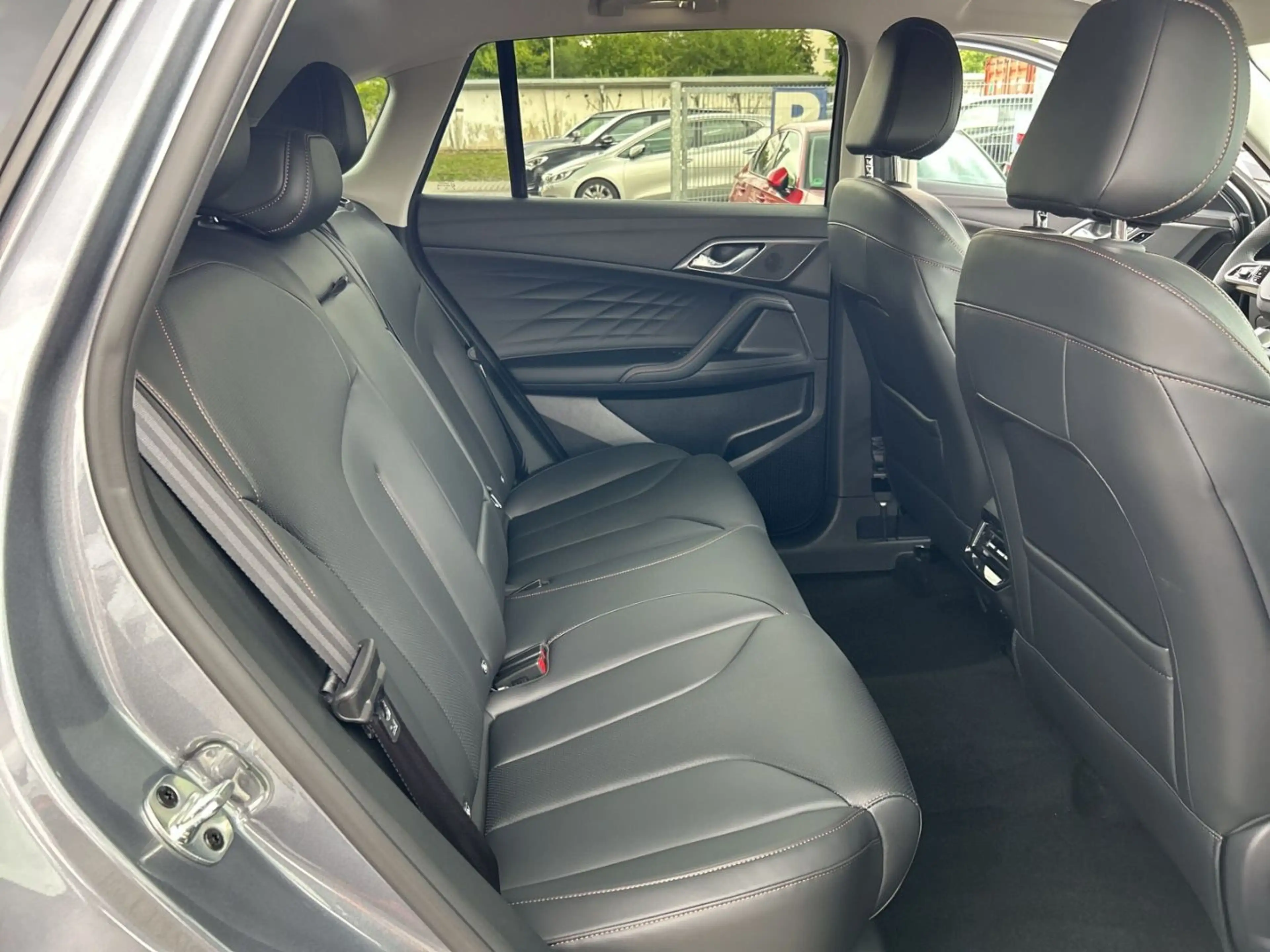 MG HS Hybrid+ Luxury APP 360° NAVI LHZ LED — photo 10