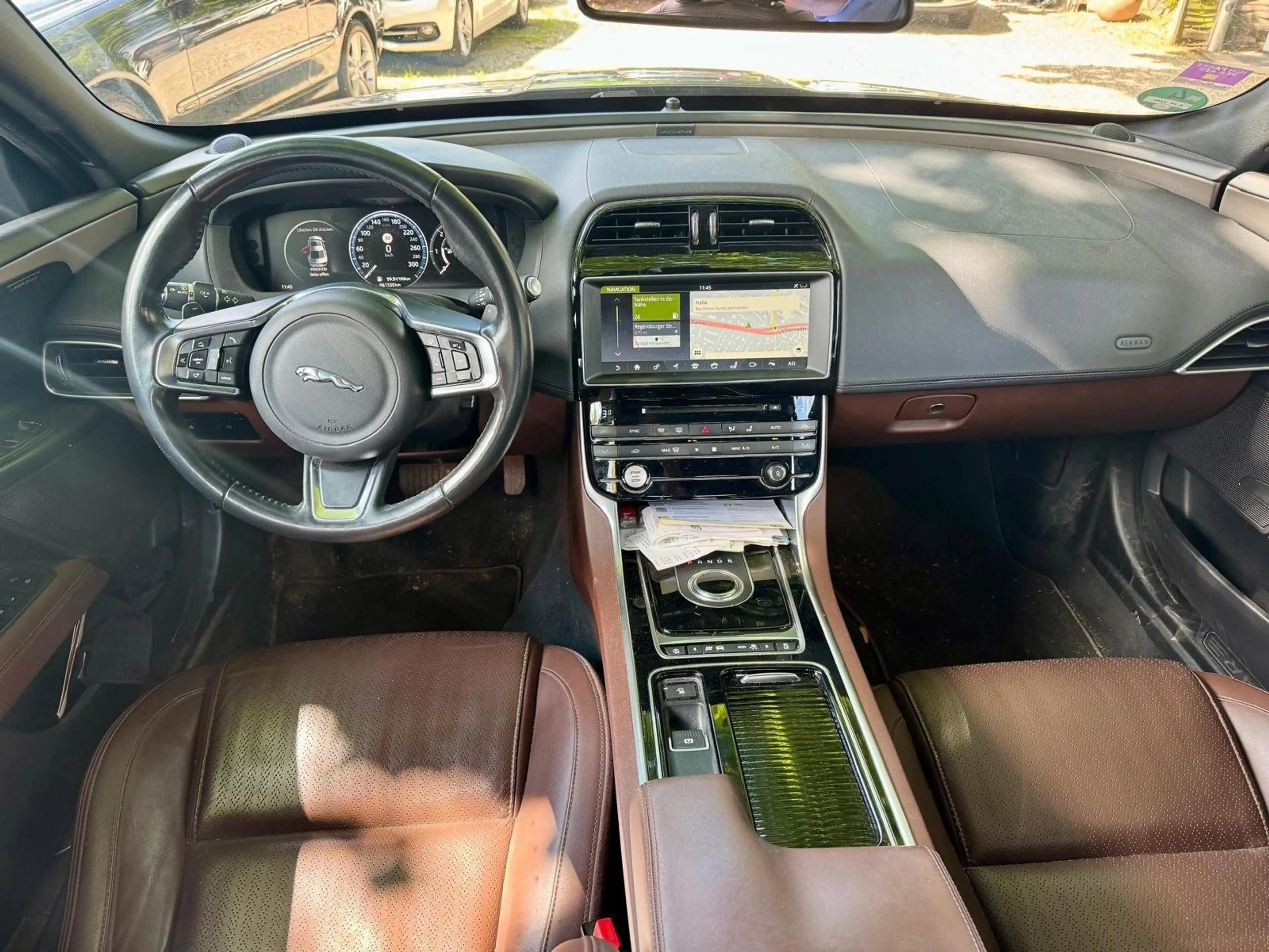 Jaguar XE 2.0 Euro 6 Leder 61.200 KM LED Pano Klima Leder — photo 2