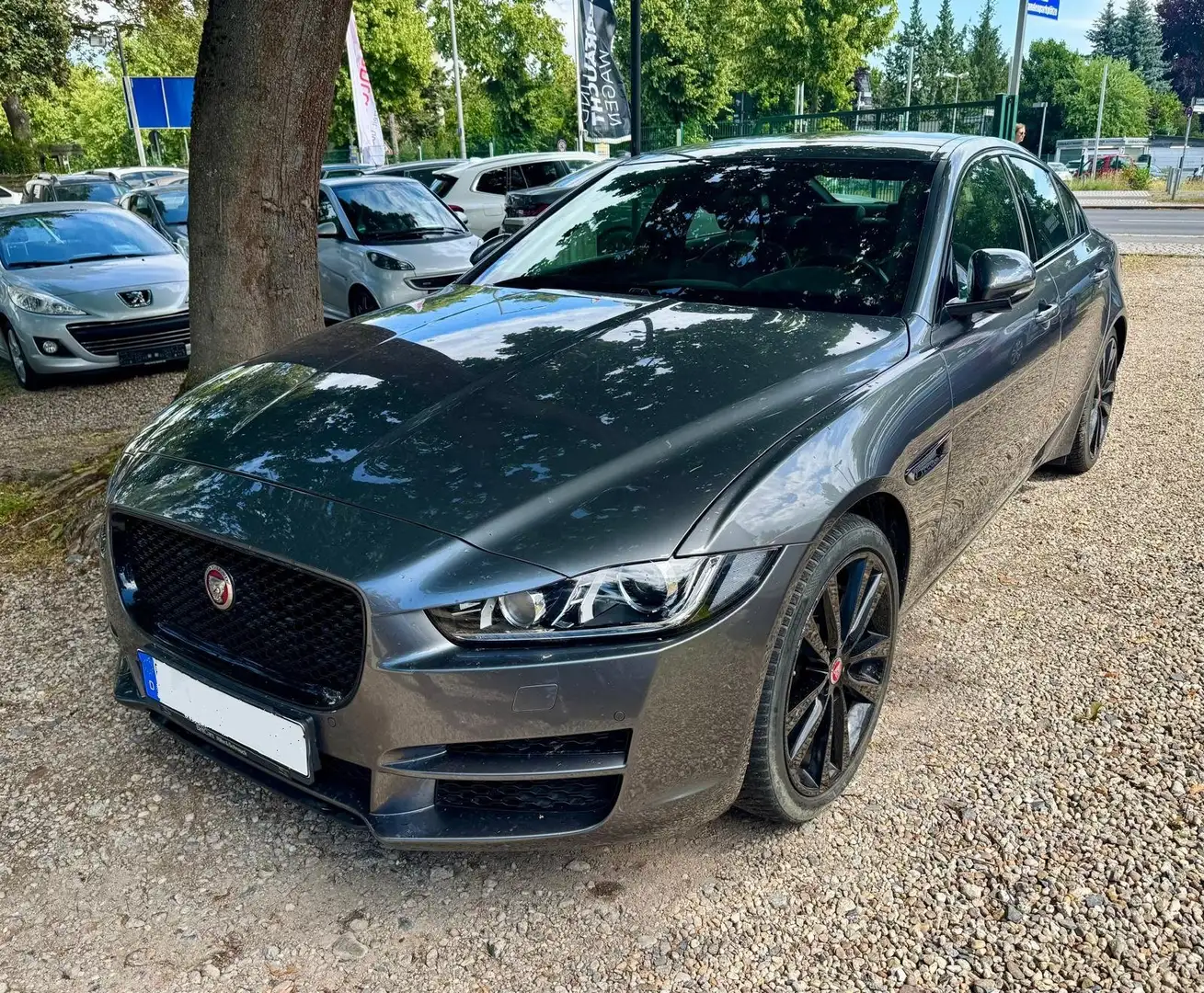 Jaguar XE 2.0 Euro 6 Leder 61.200 KM LED Pano Klima Leder Grey - 1