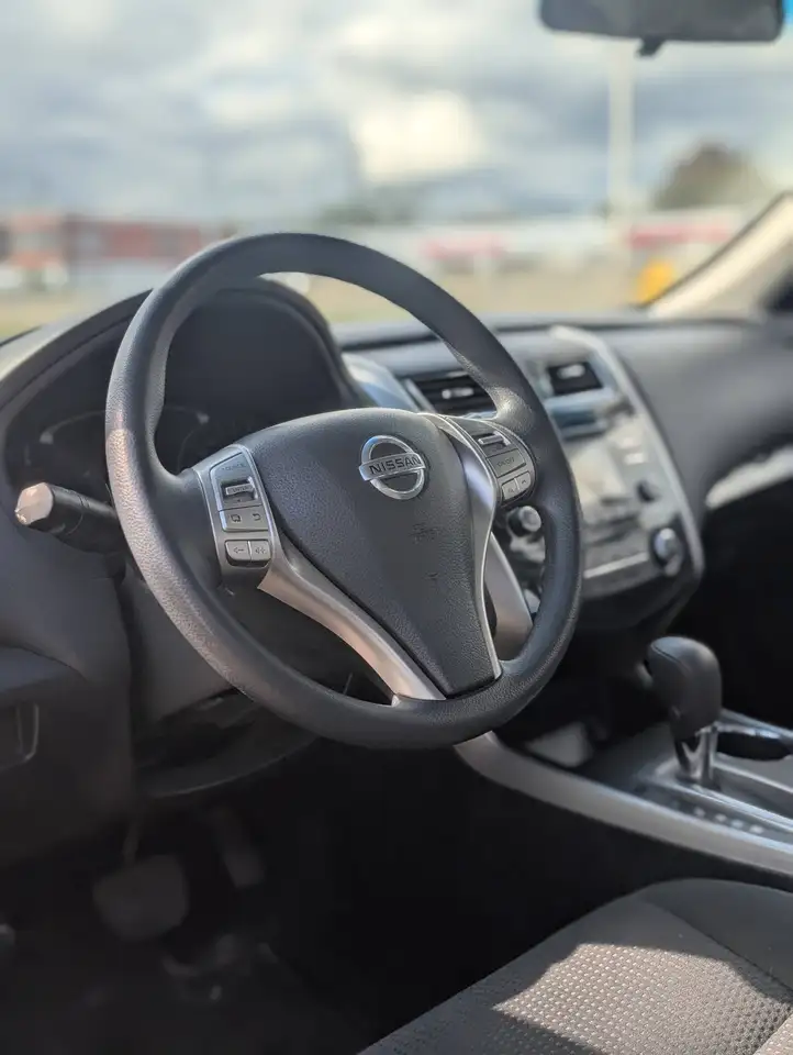 Nissan Altima fotografie Nissan Altima
