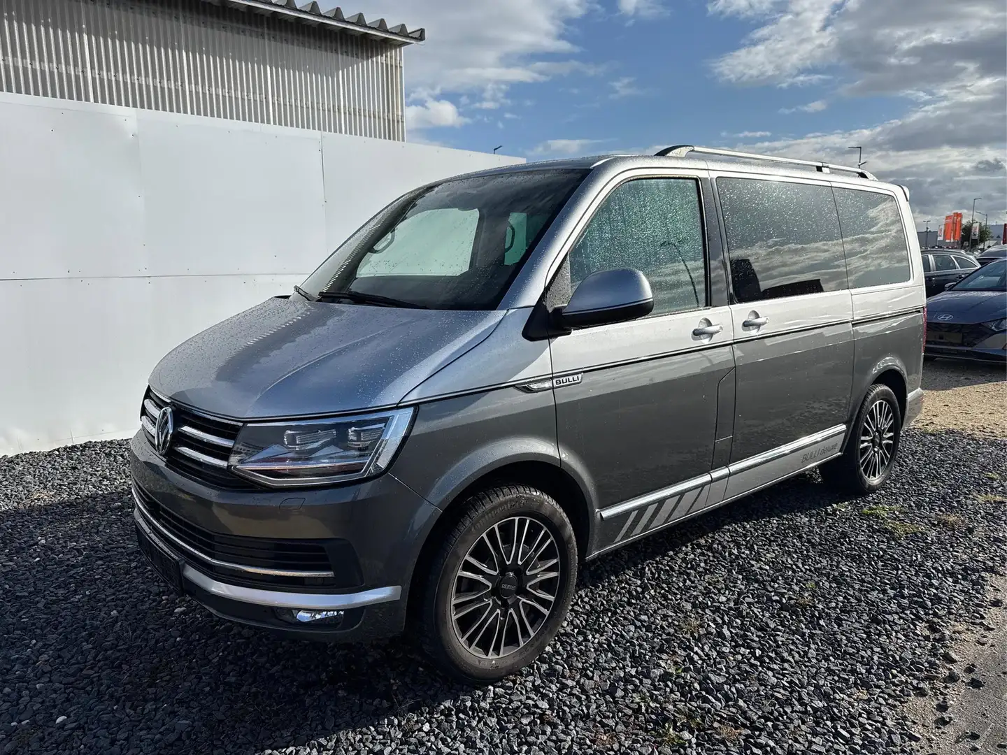Volkswagen T6 Multivan 2.0 TDI DSG 204PS BULLI DELUXE AHK LED NAVI SHZ... Grau - 1