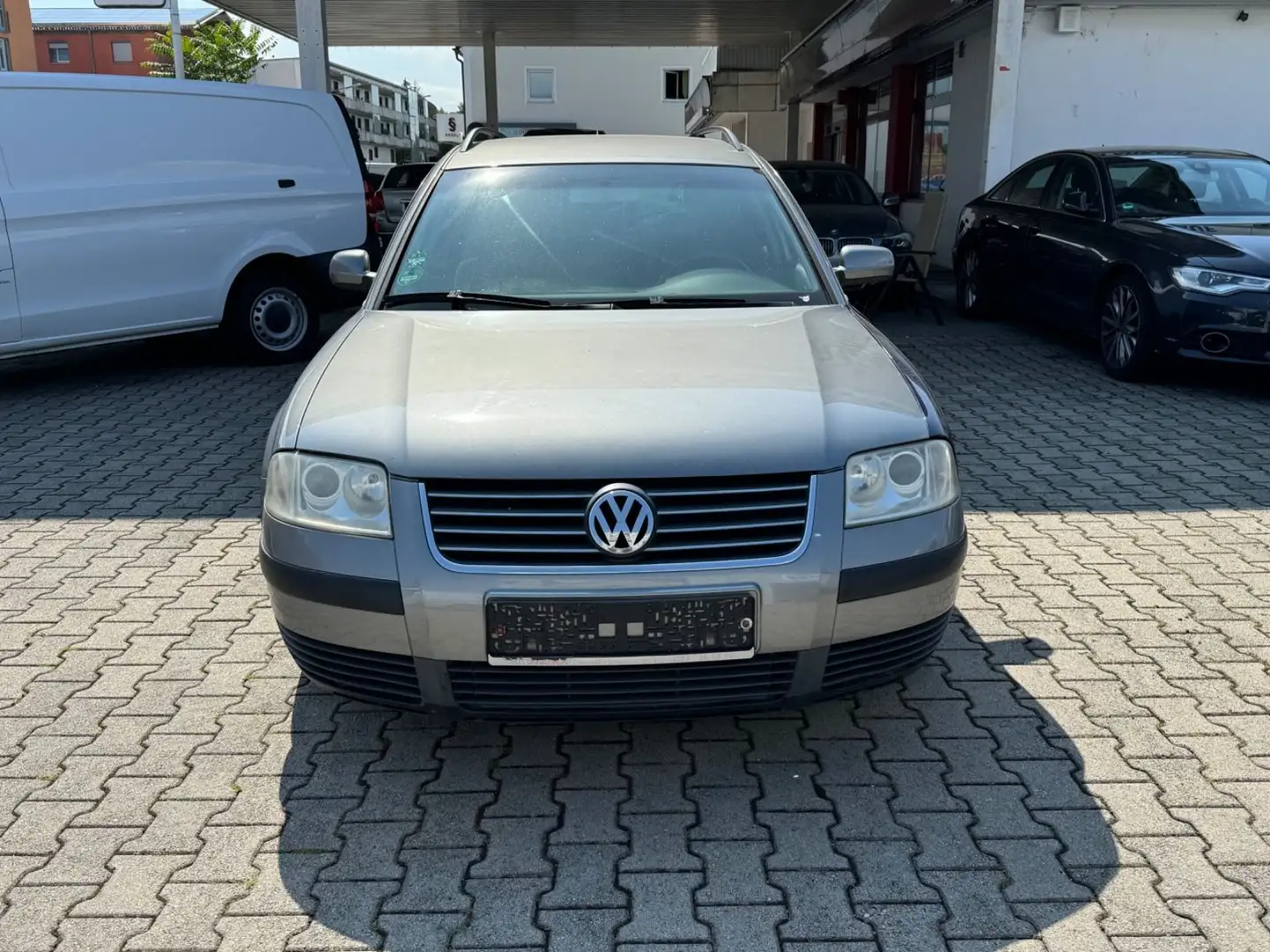 Volkswagen Passat Variant ComfortlineFamily Getriebeschaden Gris - 1
