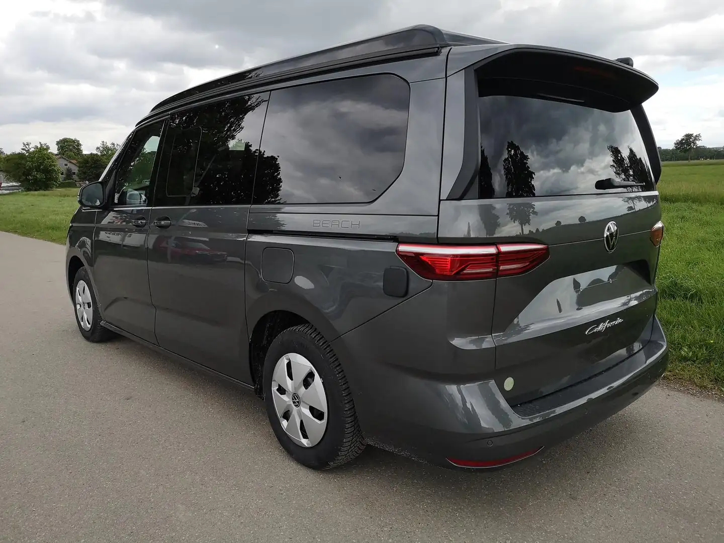 Volkswagen T7 California T7 2.0TDI DSG California Beach Camper GV5 Lite+ Szary - 2