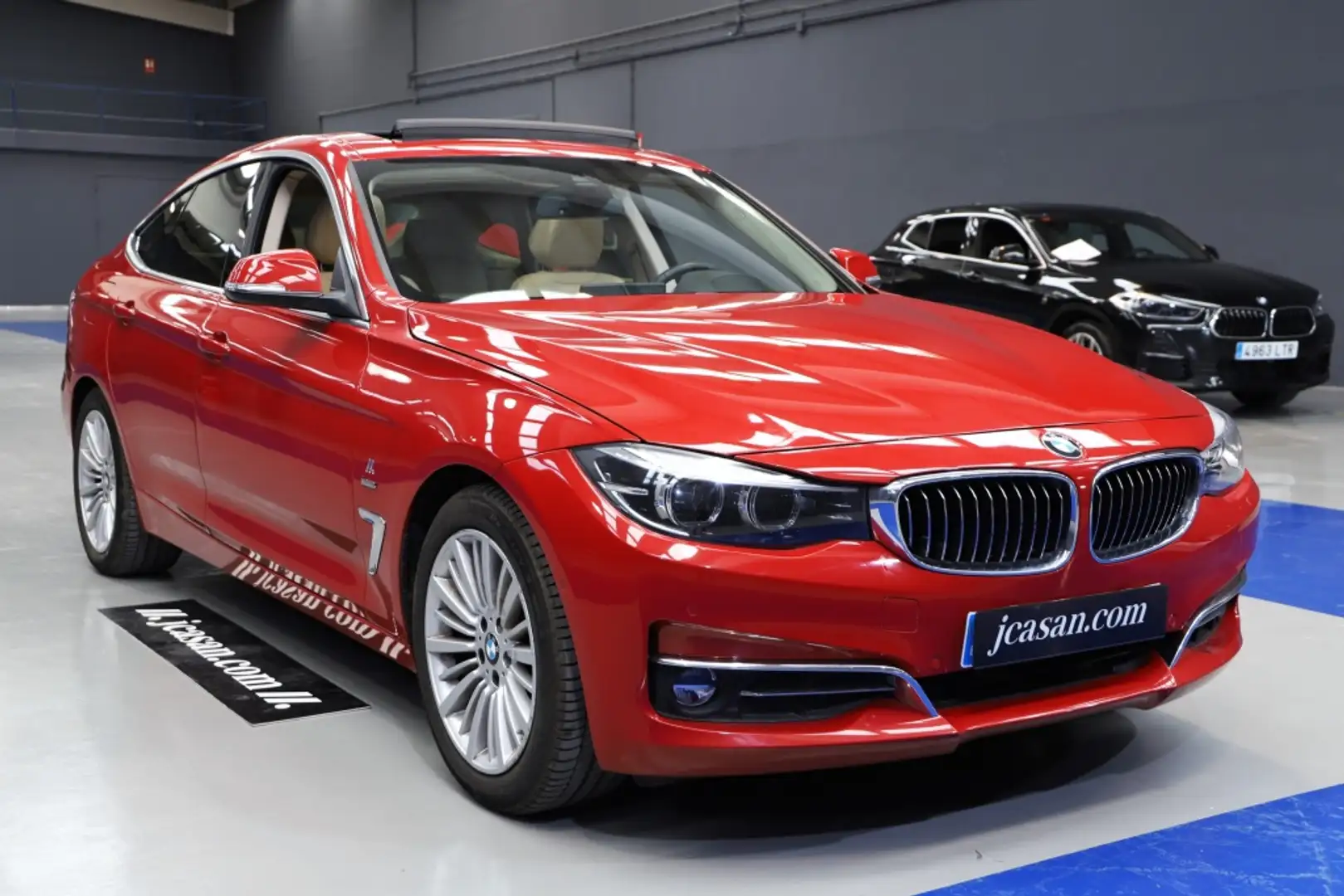 BMW 318 318dA Gran Turismo Luxury Rouge - 2