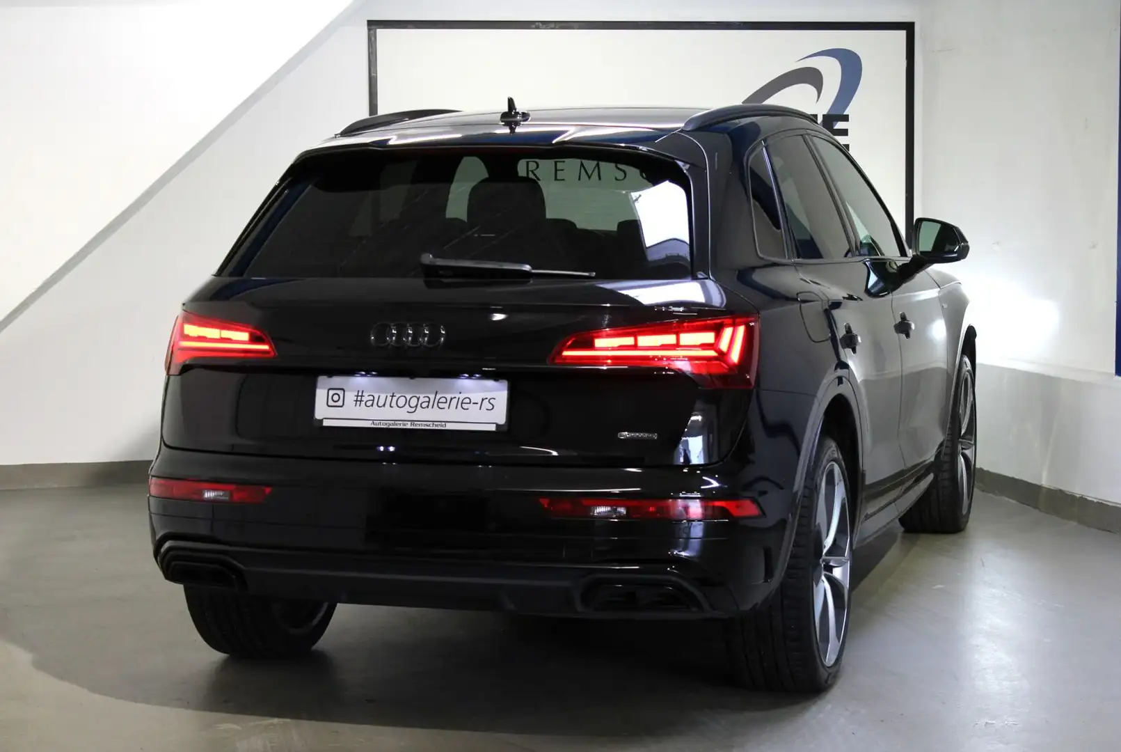 Audi Q5 40 TDI q.edition one*2xS LINE*OLED*CARBON*21* Schwarz - 2