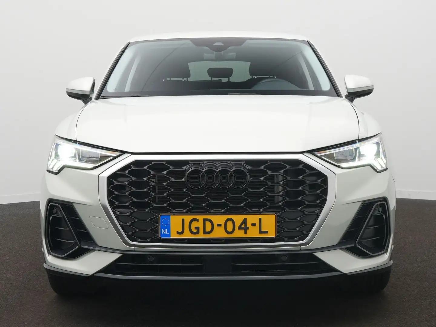 Audi Q3 Sportback 45 TFSI e Advanced Edition | Adap. Cruis Gris - 2