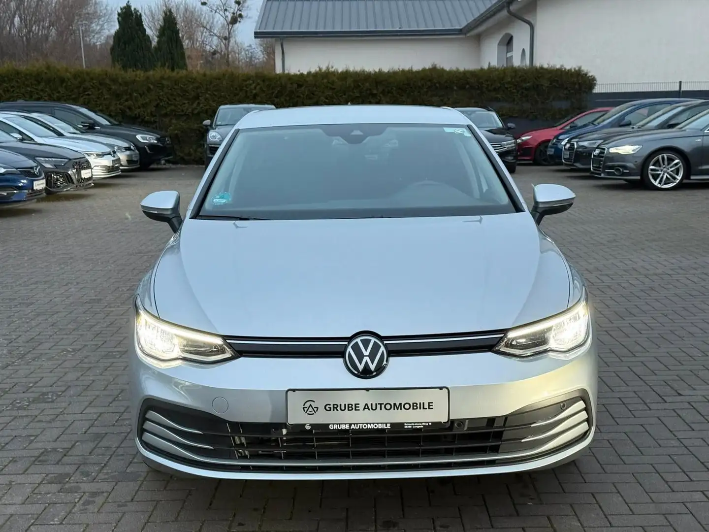 Volkswagen Golf VIII Lim. Life DSG*LED*NAV*SHZ*ACC*CAM Silber - 2