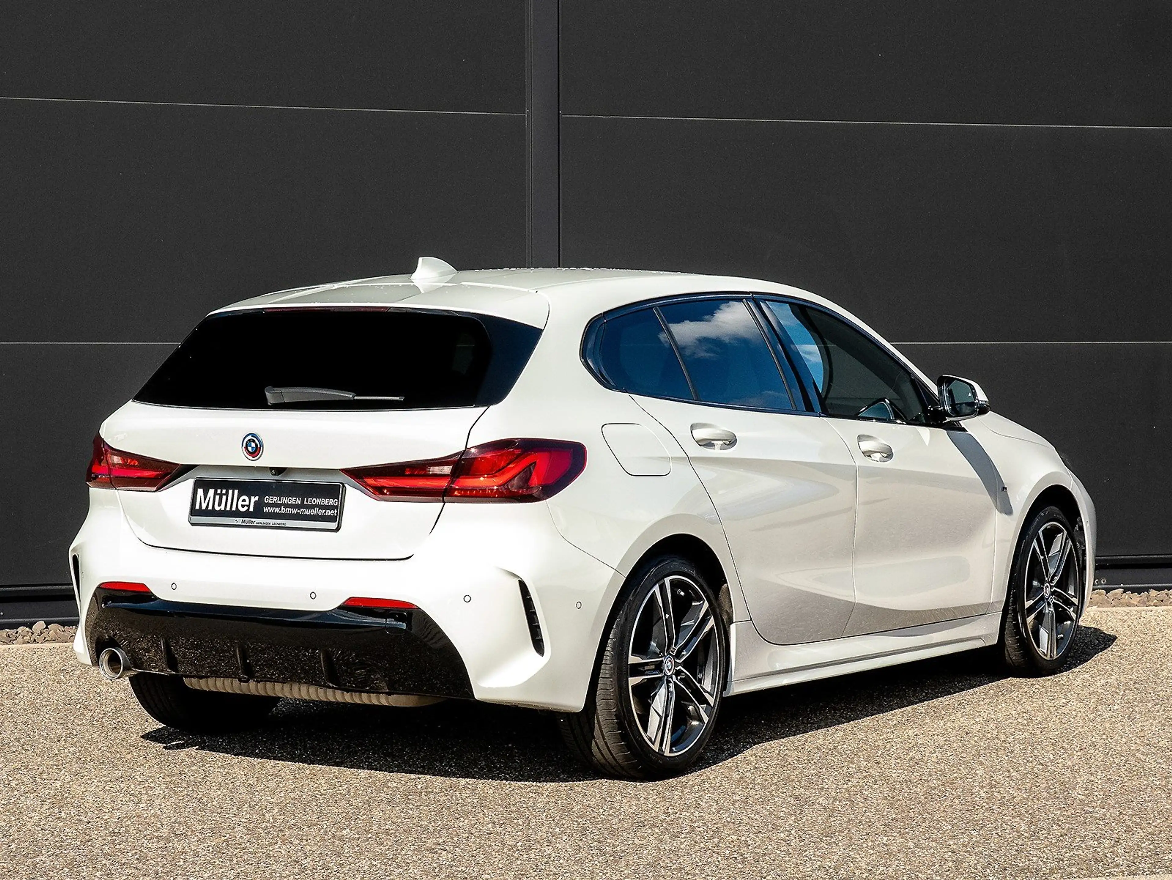 BMW 118 i 5-Tür M Sportpaket AHK ACC Cam DAB HiFi LED — photo 2
