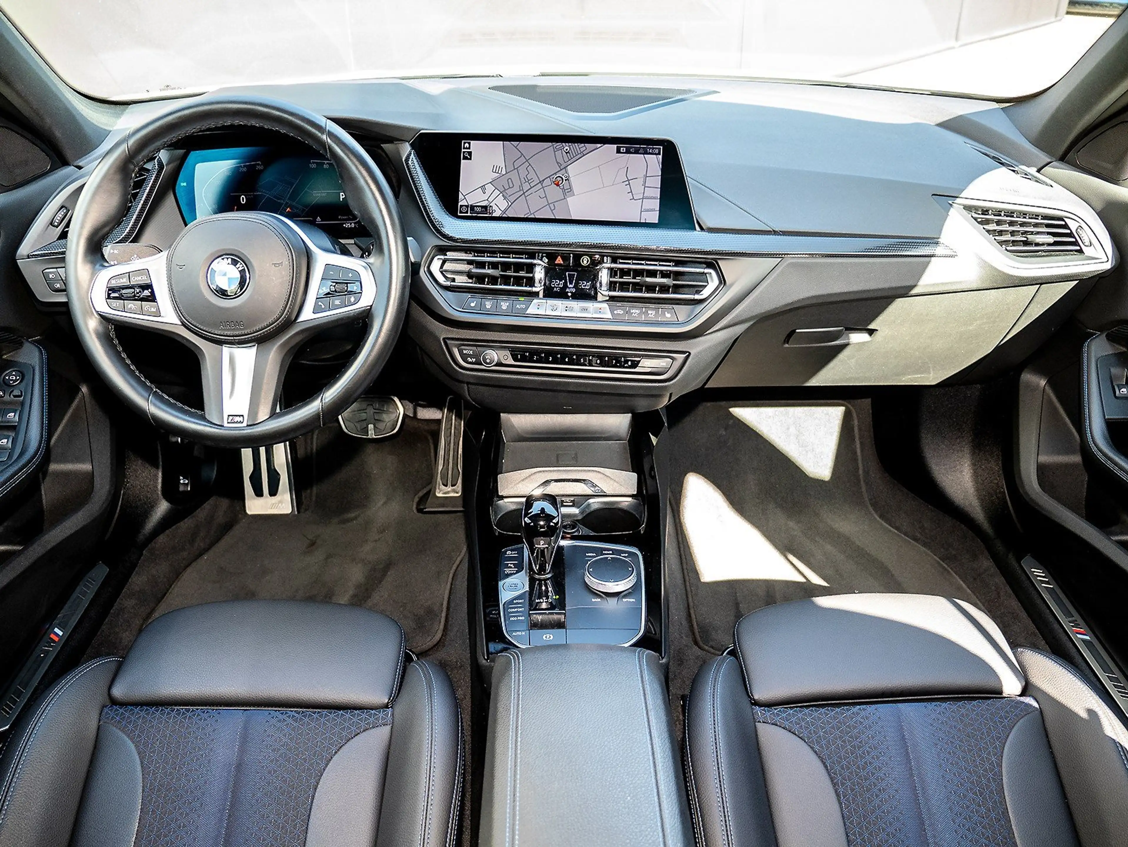 BMW 118 i 5-Tür M Sportpaket AHK ACC Cam DAB HiFi LED — photo 5