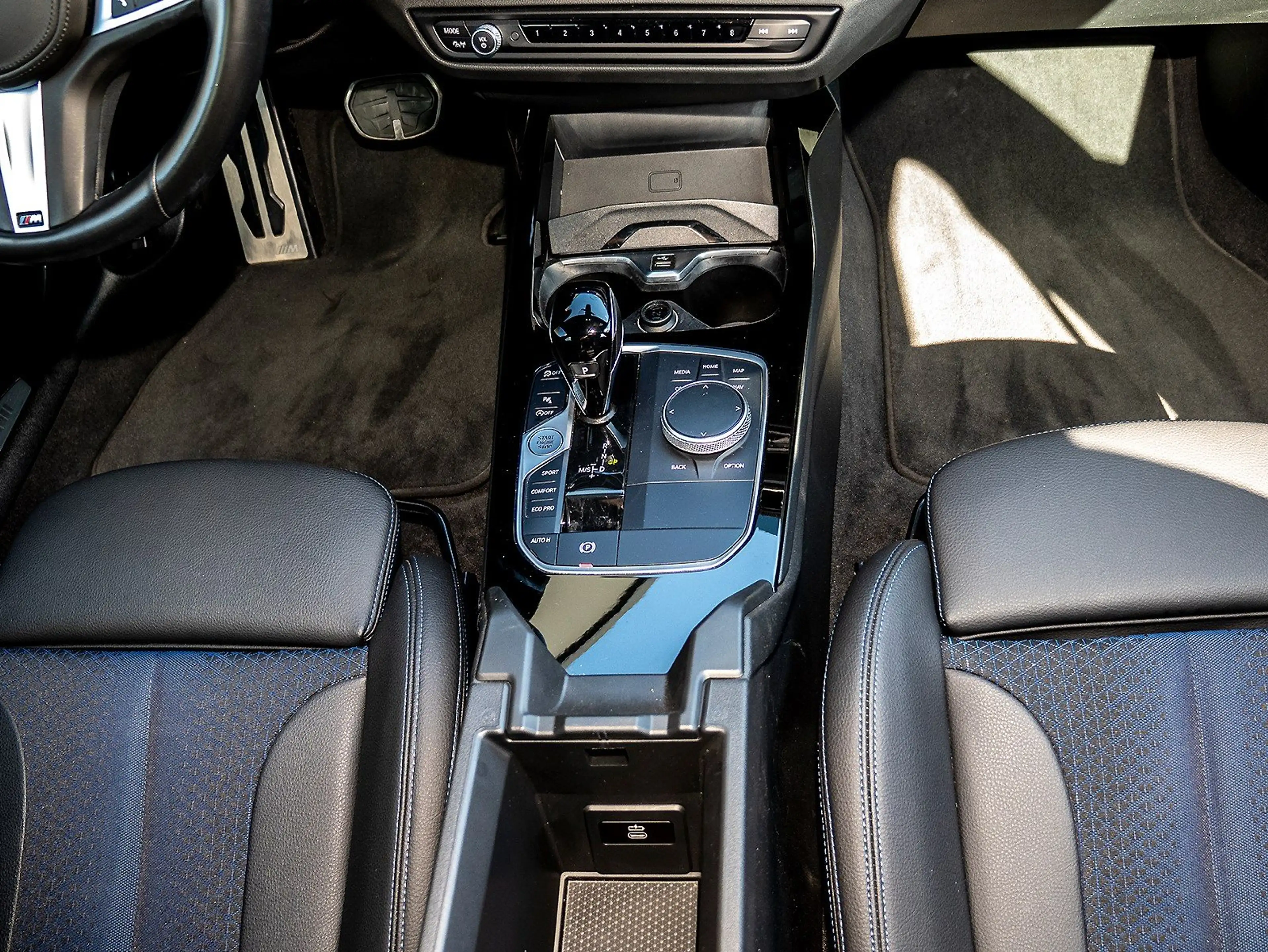 BMW 118 i 5-Tür M Sportpaket AHK ACC Cam DAB HiFi LED — photo 9