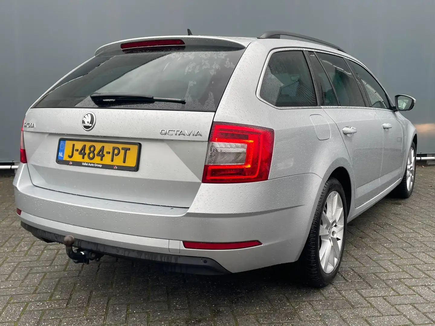 Skoda Octavia Combi BWJ 2020 1.5 TSI 150 PK Greentech Business E Grau - 2