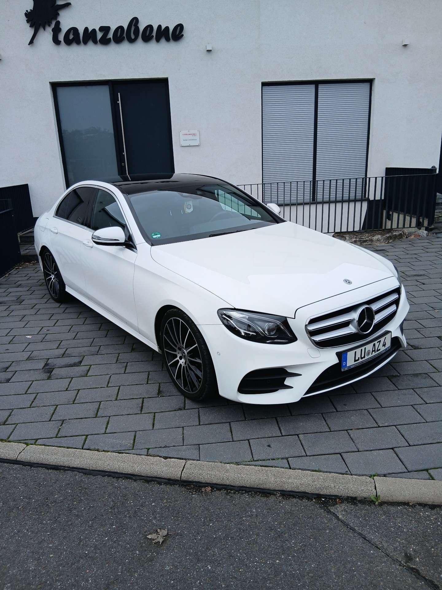 Second hand Mercedes Benz E-Class 300 D