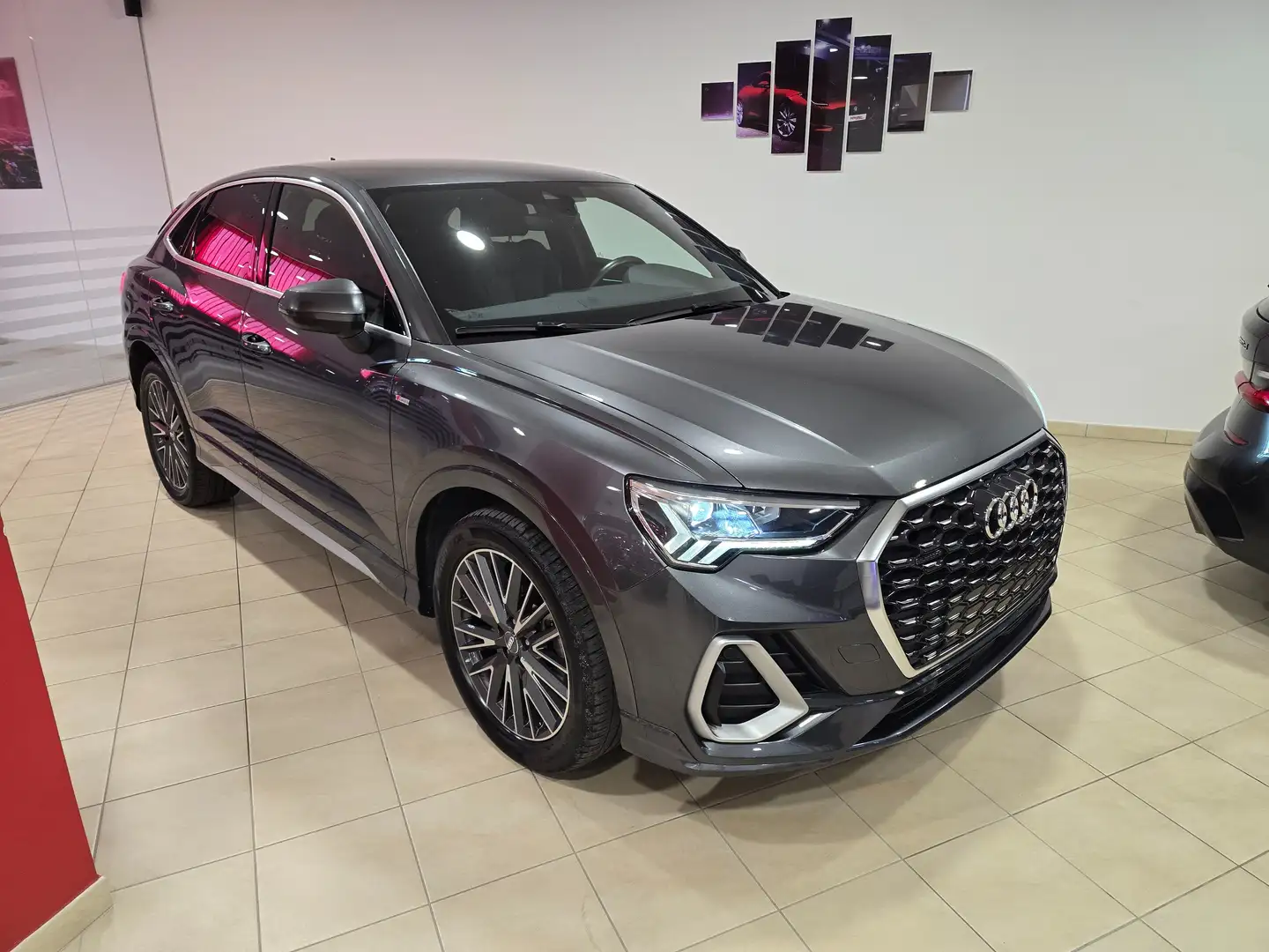 Audi Q3 Sportback 40 2.0 tdi S line Quattro 190cv S-tronic Grijs - 1
