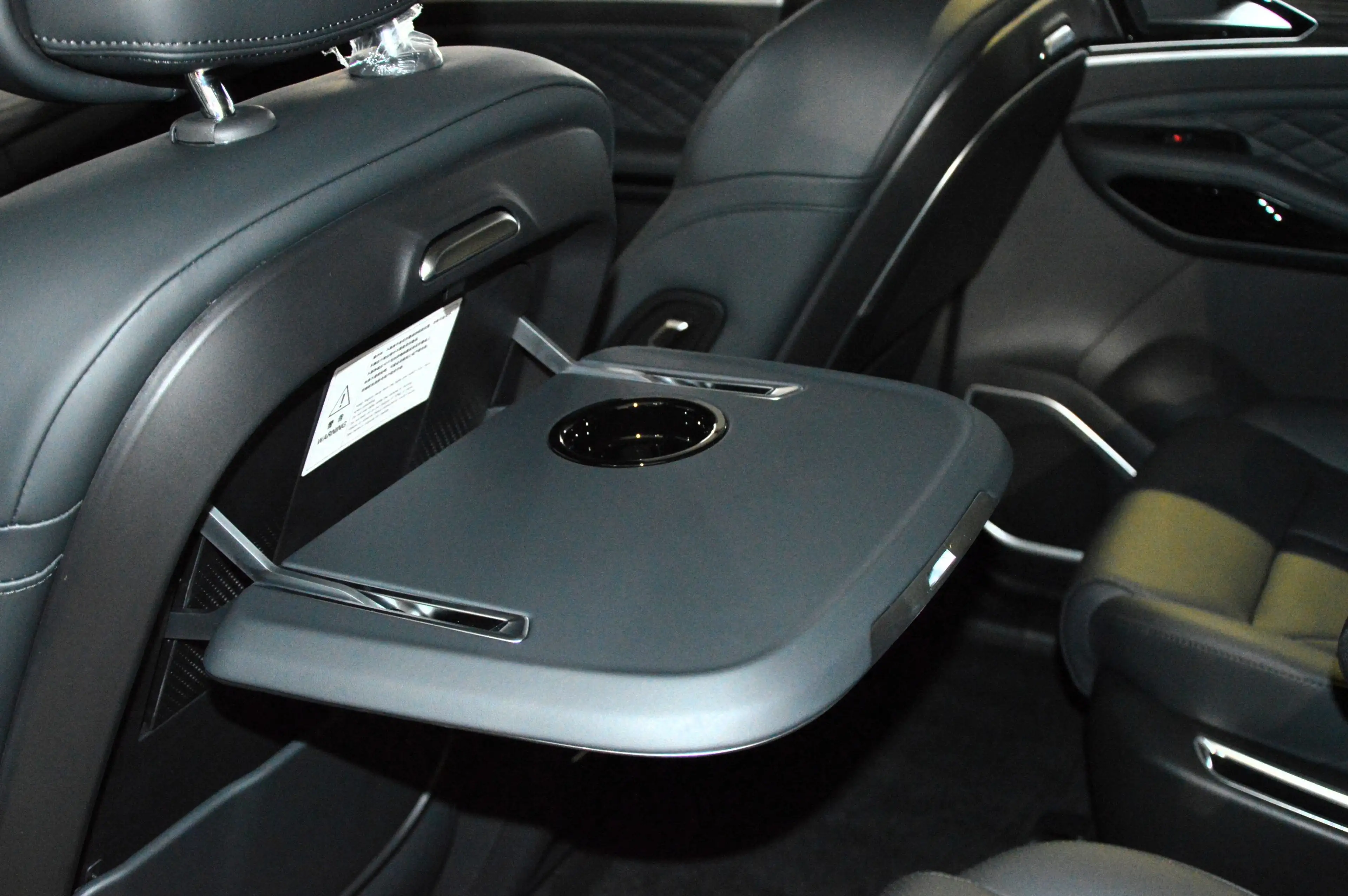 Forthing Forthing 4 PHEV — photo 10