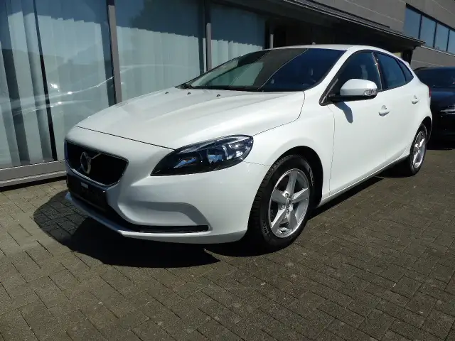 Volvo V40 Kinetic T2 EU6*KLIMAAUT.*NAVI*SHZ*PDC*ALLWETTER*
