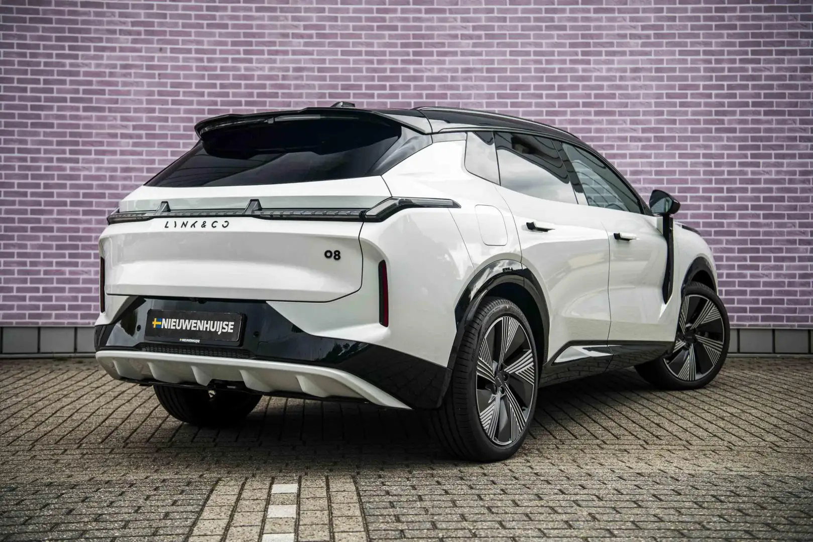 Lynk & Co 08 1.5 More | 200 KM RANGE OP STROOM | PLUG-IN | FULL Wit - 2