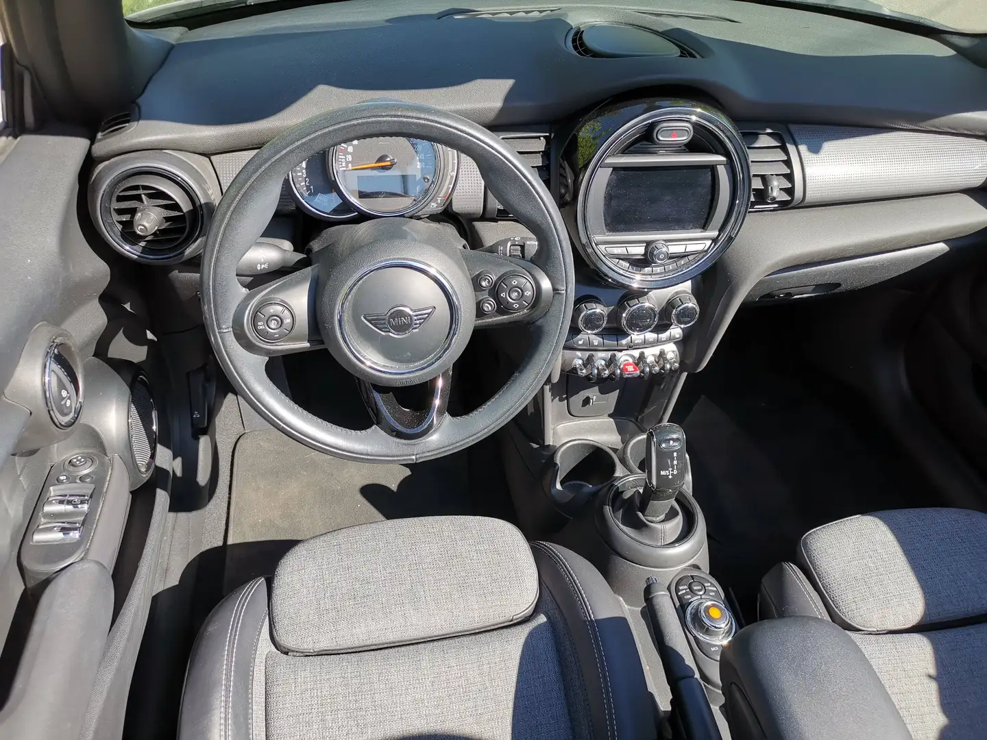 MINI Cooper C Cabrio 136 PS / Chilli-Paket Grün - 2