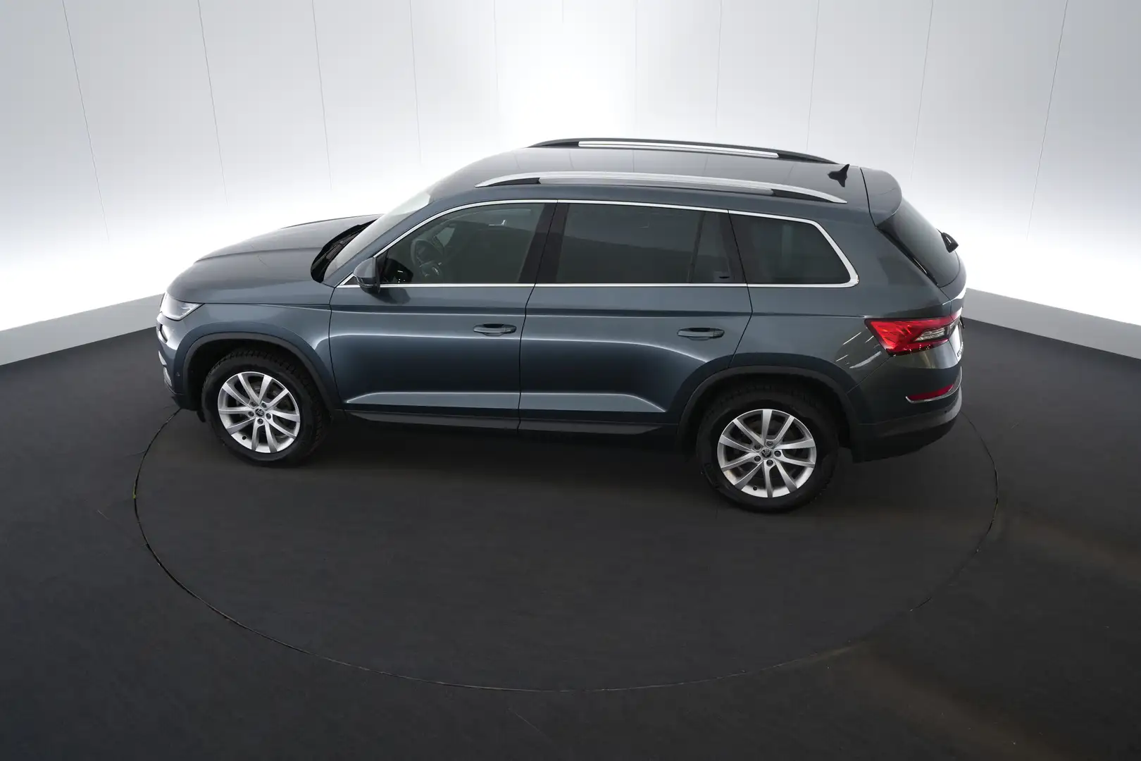 Skoda Kodiaq 1.5 TSI Clever+ LED GPS PDC CAM Keyless Verw. Zete Gris - 2