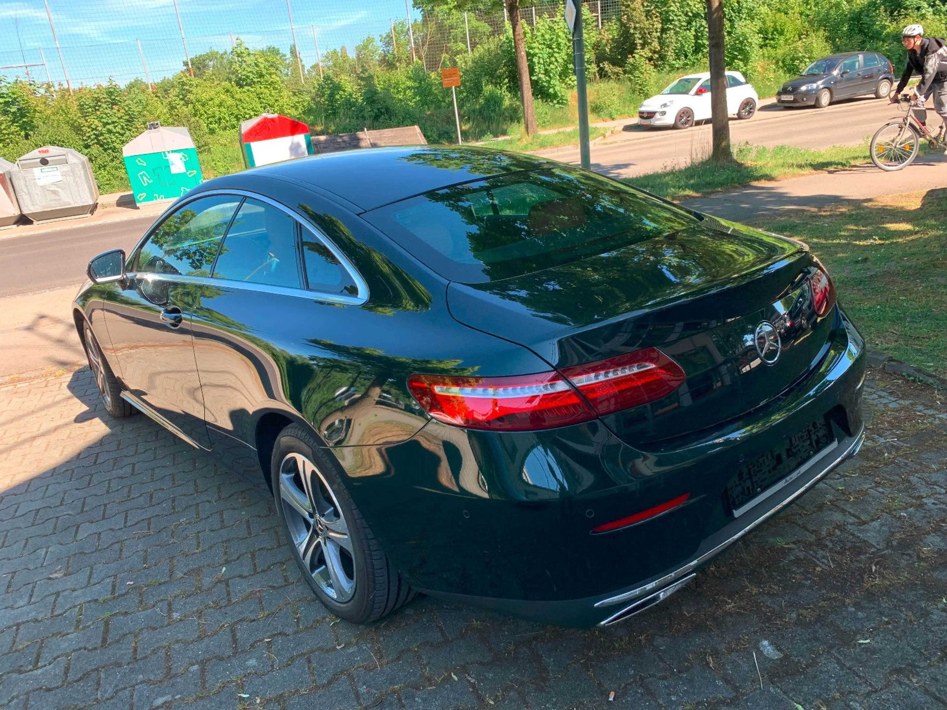 Mercedes-Benz E 200 4M*Coupe*Avantgarde*1.Hand* — photo 4