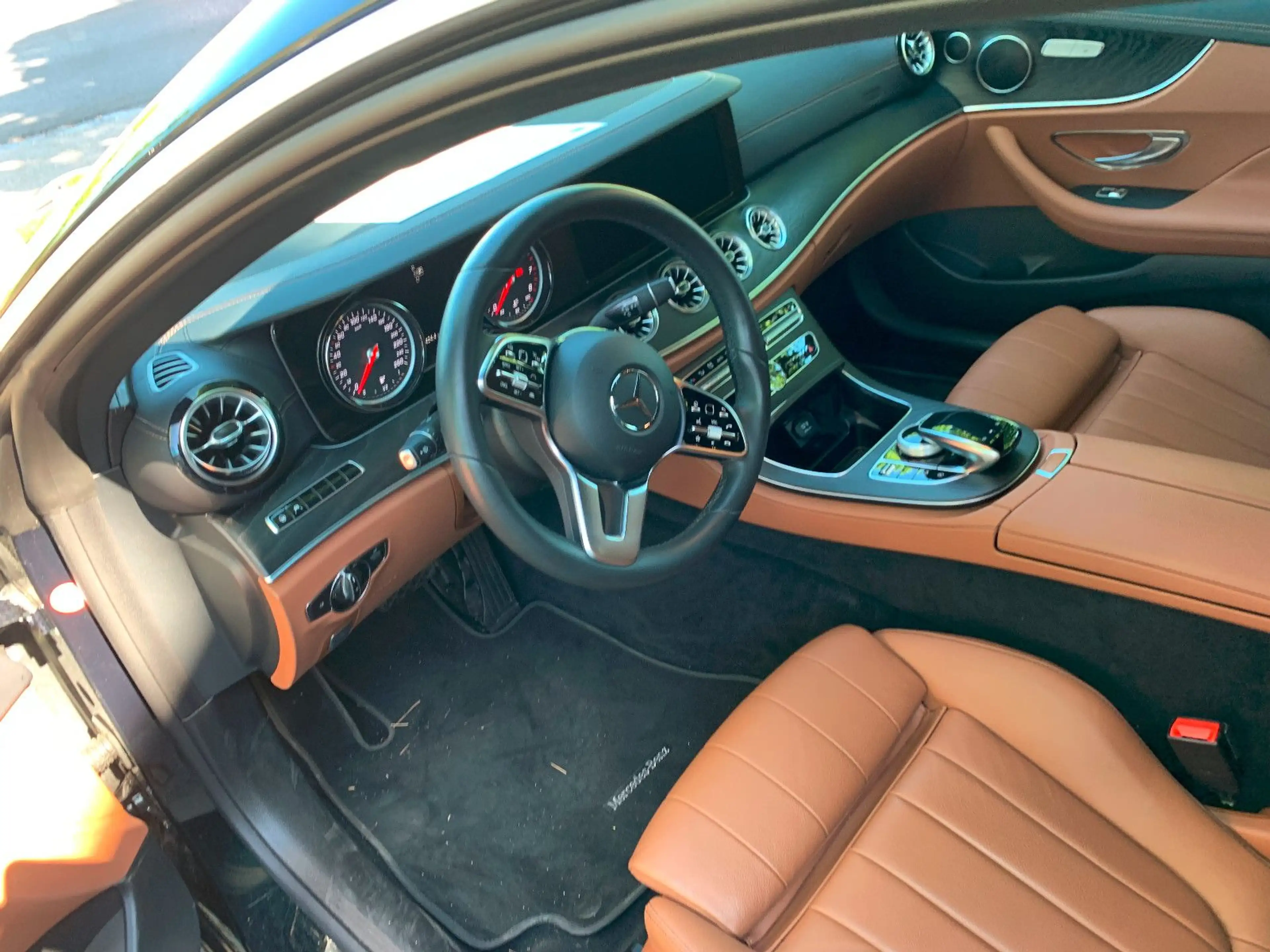Mercedes-Benz E 200 4M*Coupe*Avantgarde*1.Hand* — photo 9