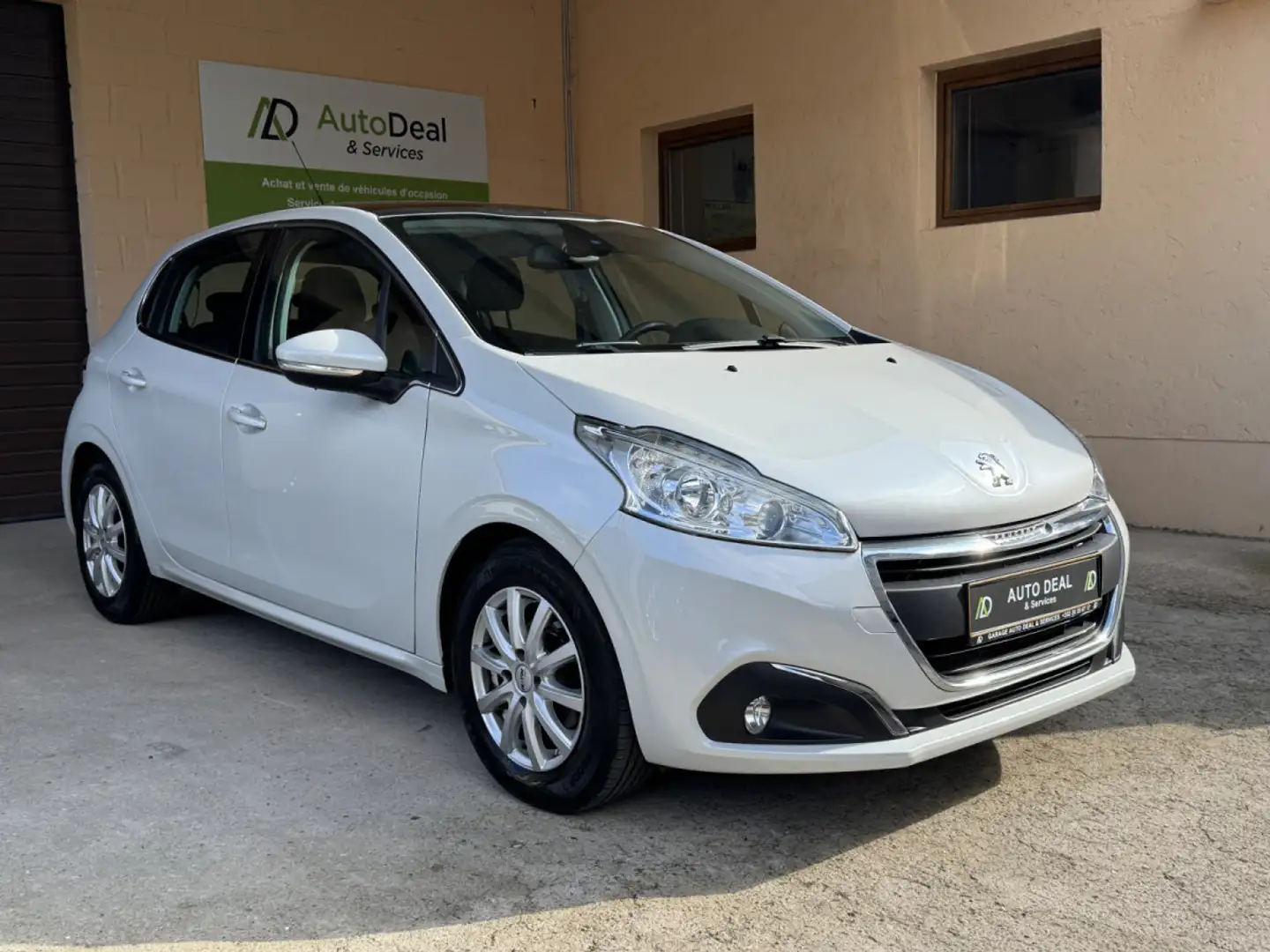Peugeot 208 1.2 Active 110CV Beige - 1