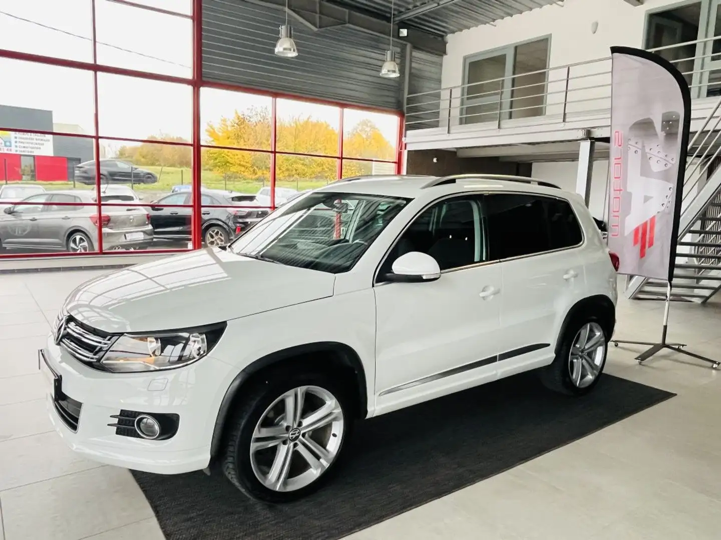Volkswagen Tiguan 1,4 TSI 125 type-r-LINE GPS REGULATEUR PARK PILOT FEUX HALOGENE JANTES 19 EXCELLENT ETAT Blanc - 1