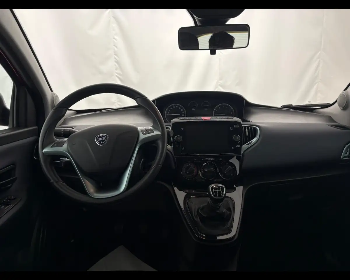 Lancia Ypsilon 2023