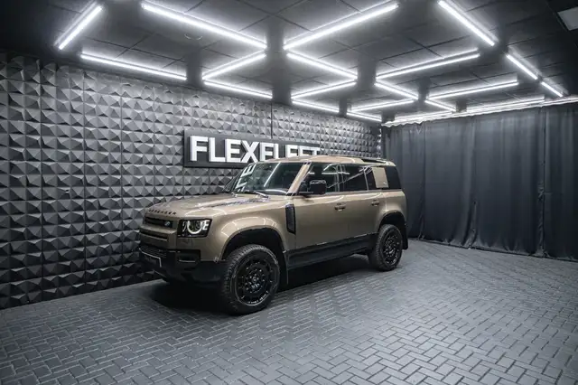 Land Rover Defender 110 D300 X Dynamic SE