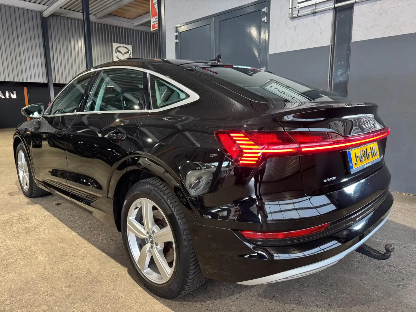 Audi e-tron Sportback 55 quattro Business Edition Plus 95 kWh Zwart - 2