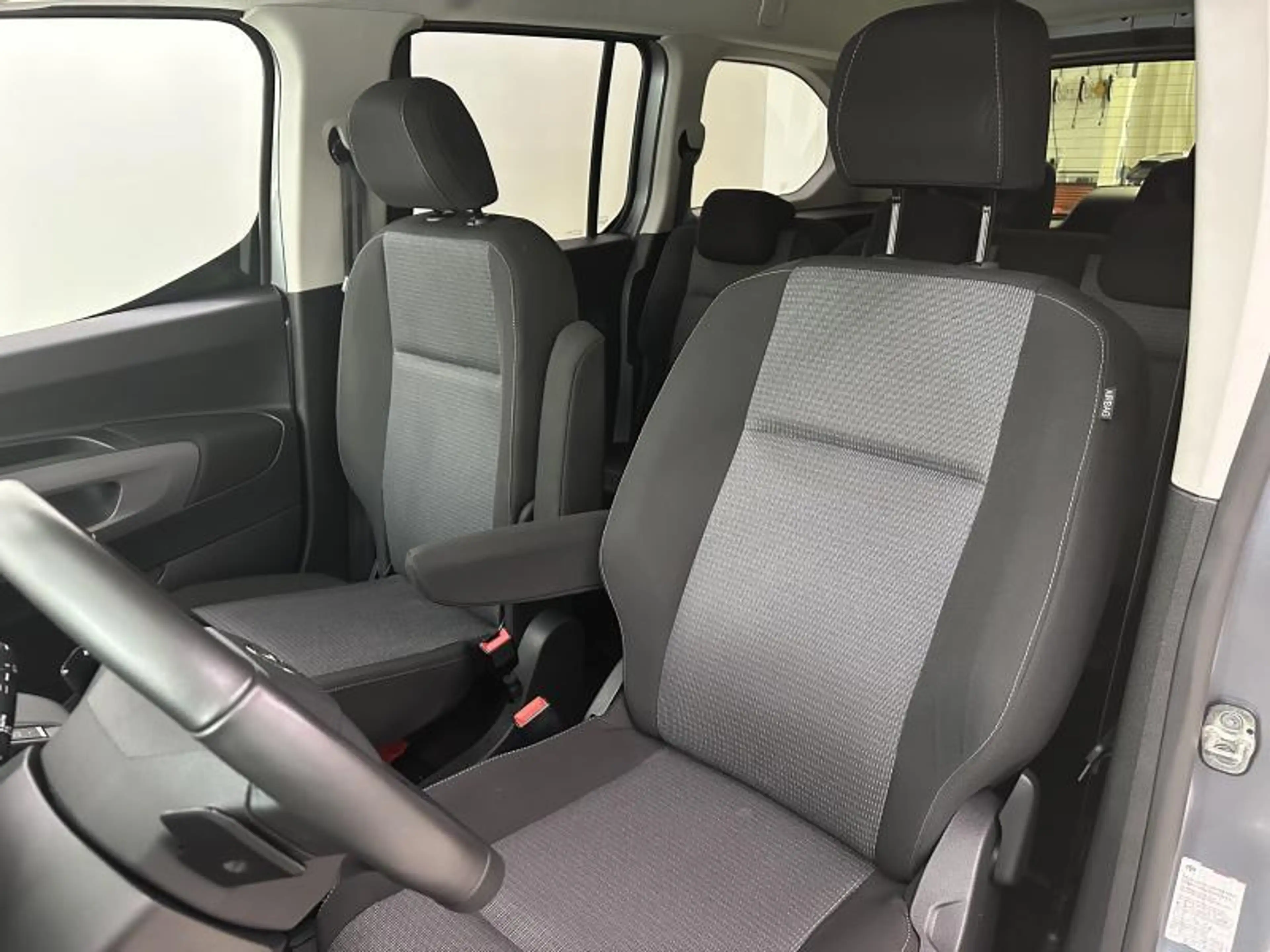 Toyota Verso 1.5 D AT FAMILY 7PL — photo 11